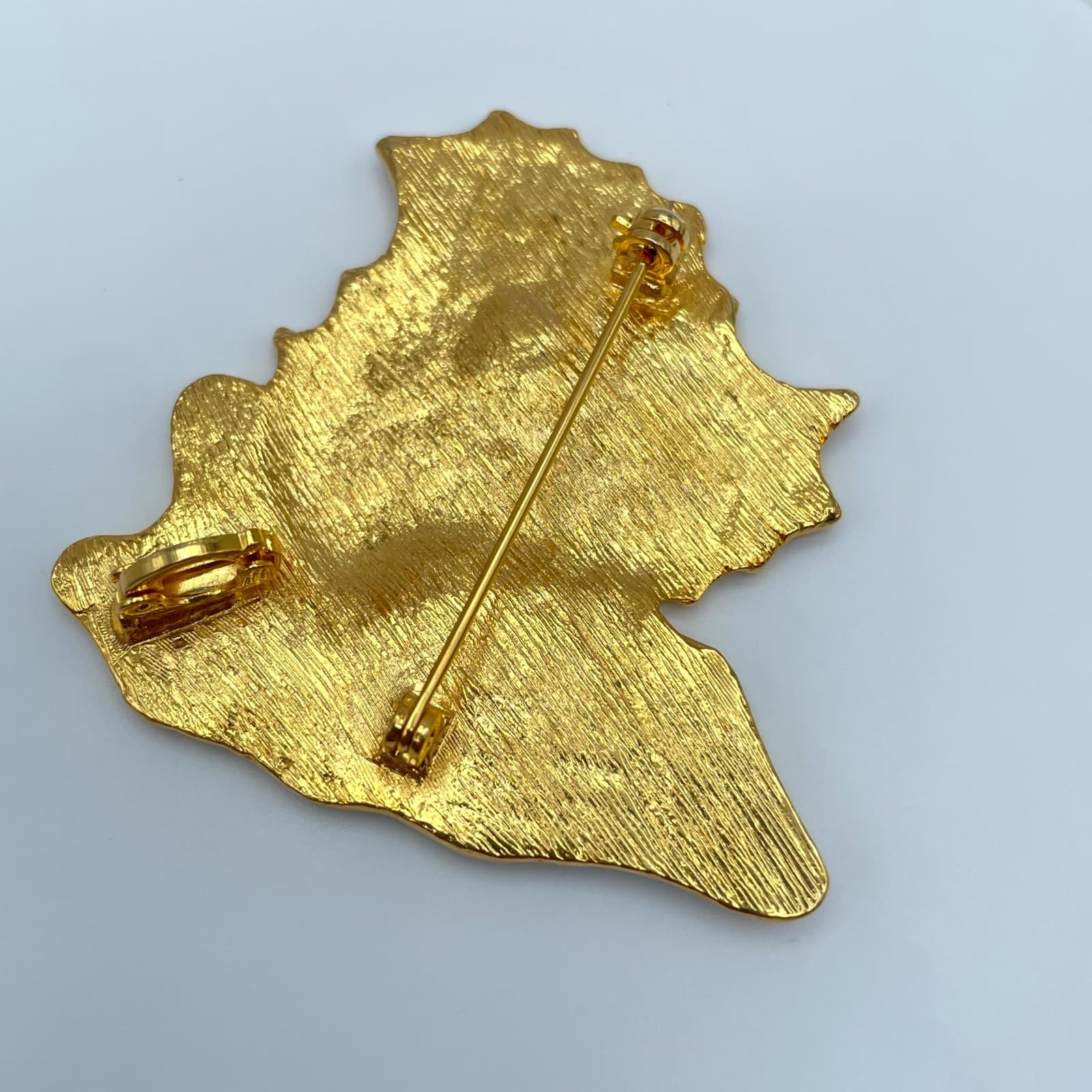 Vintage Gold-Tone Classic Fashion Floral Engraved Black Enamel Leaf Brooch Pin - Thumbnail 3