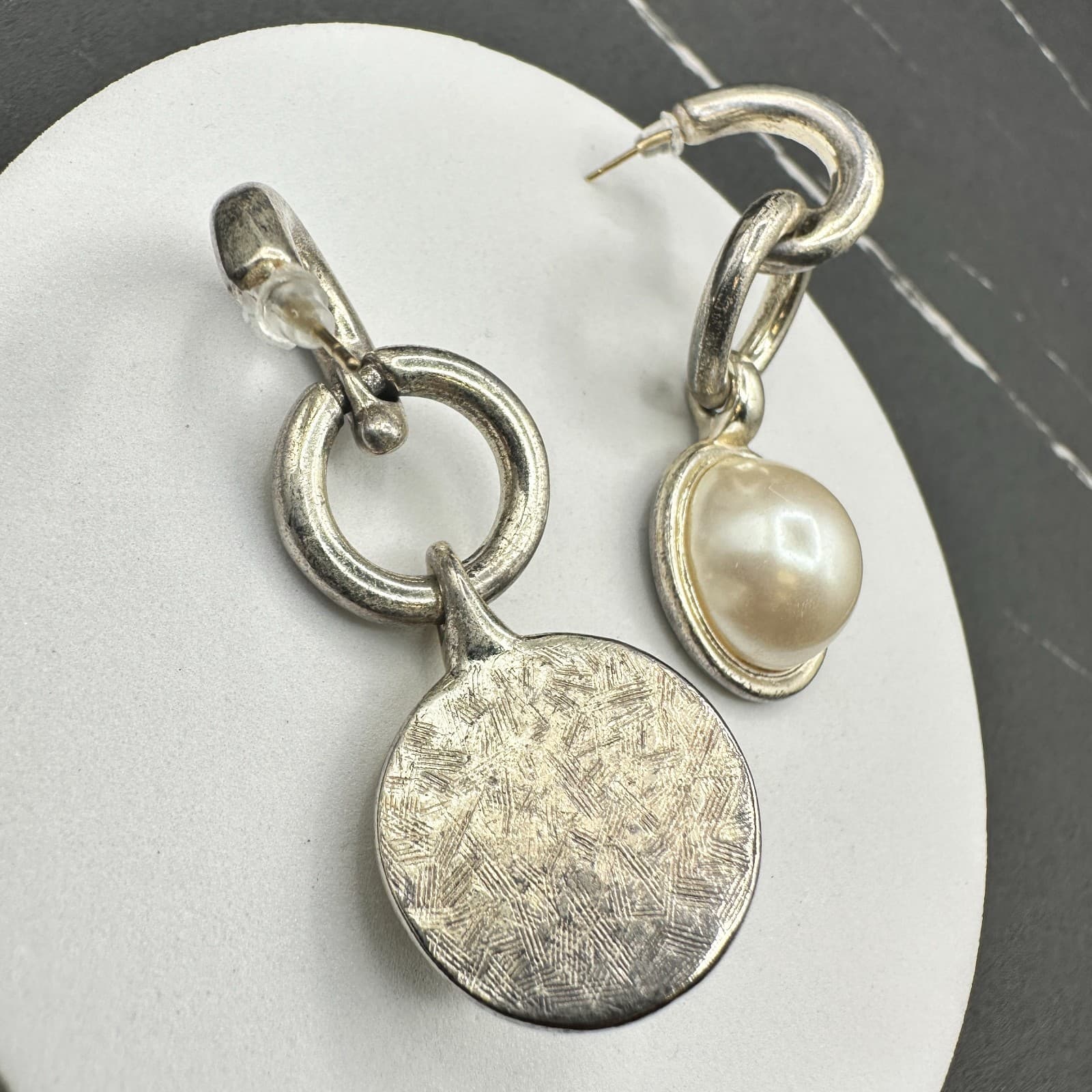 Vintage Women's Silver Tone Pearl Single Stone Collet Surround Dangle Earrings - Thumbnail 11