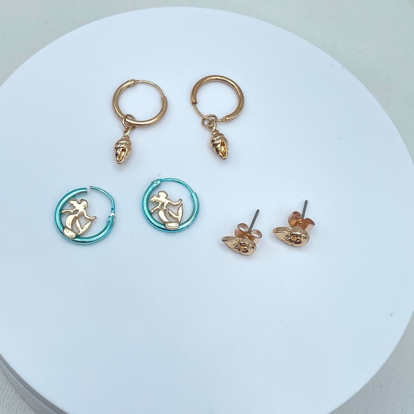Vintage Y2K Gold Tone Blue Mermaid Hoop & Seashell Hoop Stud Earrings Set - Thumbnail 5