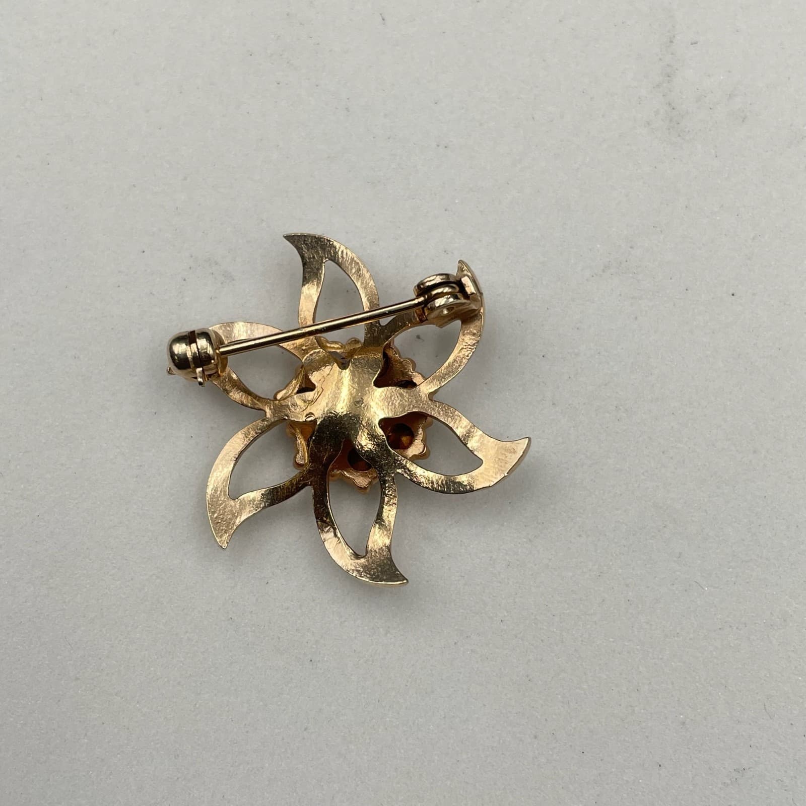 Lot of 2 VTG Gold-Tone Classic Circular Blooming Embellished Flower Brooch Pin - Thumbnail 3