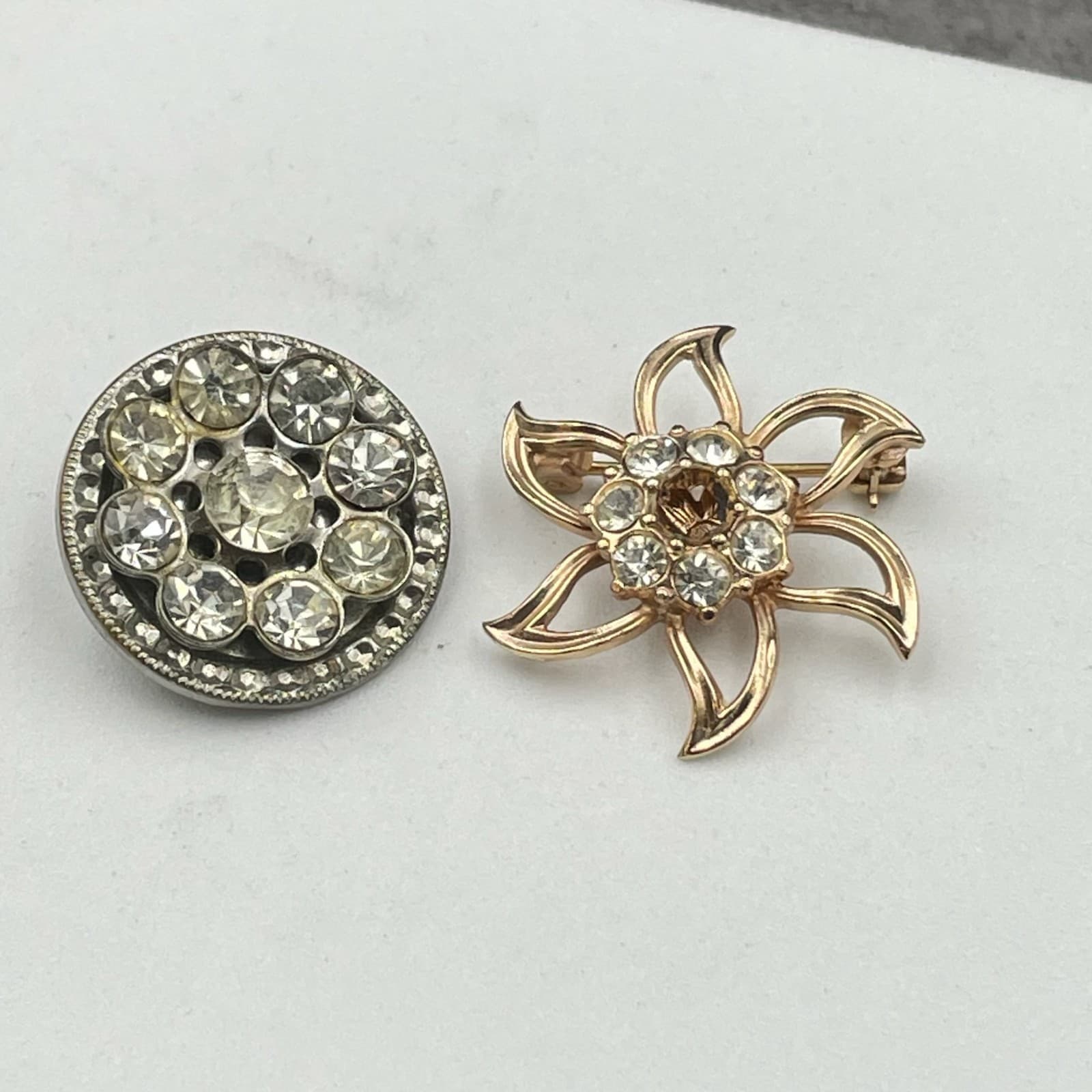 Lot of 2 VTG Gold-Tone Classic Circular Blooming Embellished Flower Brooch Pin - Thumbnail 7