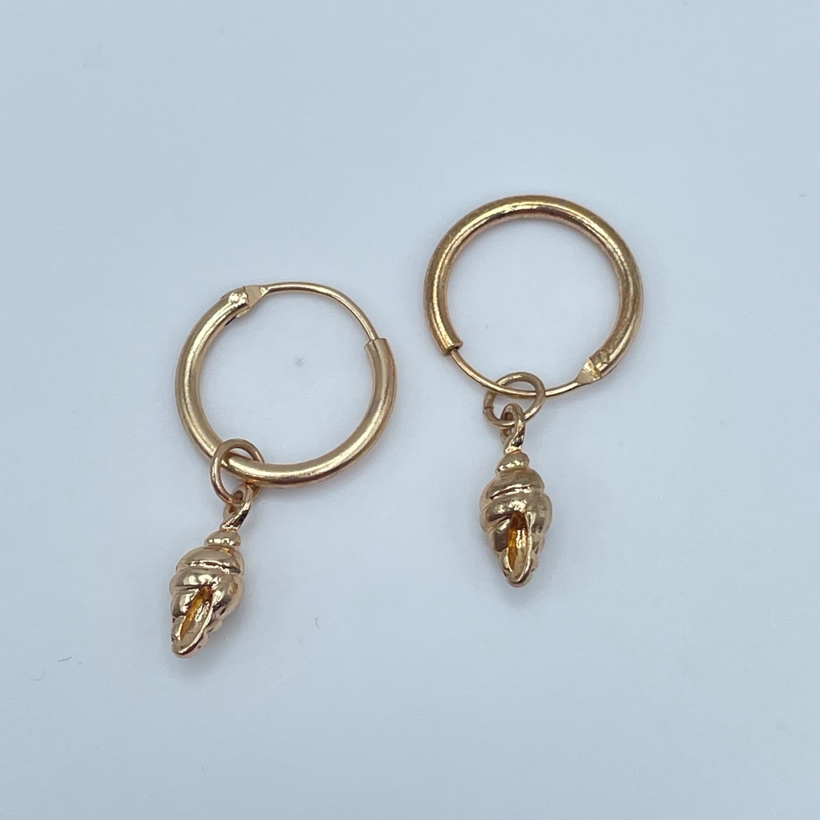 Vintage Y2K Gold Tone Blue Mermaid Hoop & Seashell Hoop Stud Earrings Set - Thumbnail 4