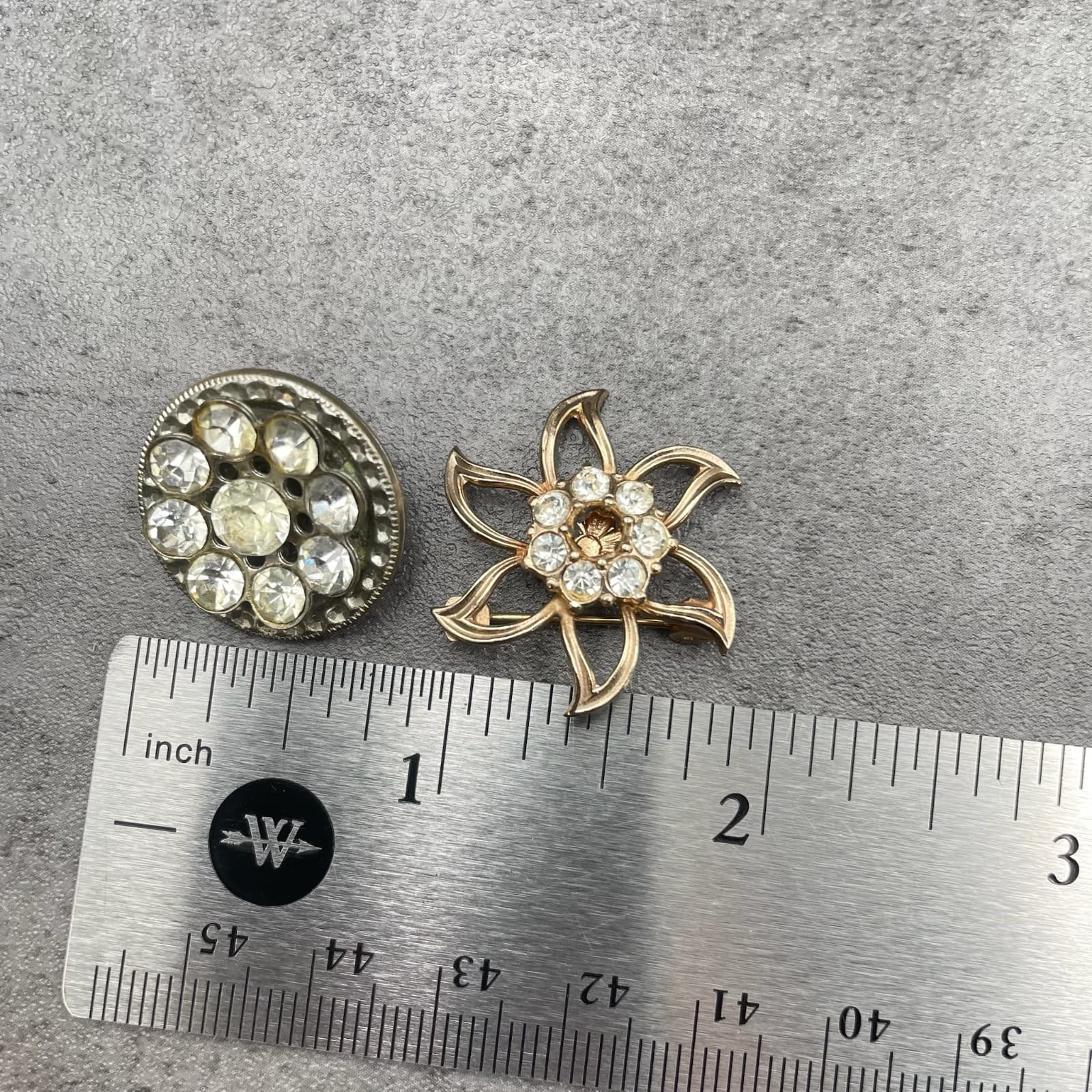 Lot of 2 VTG Gold-Tone Classic Circular Blooming Embellished Flower Brooch Pin - Thumbnail 9
