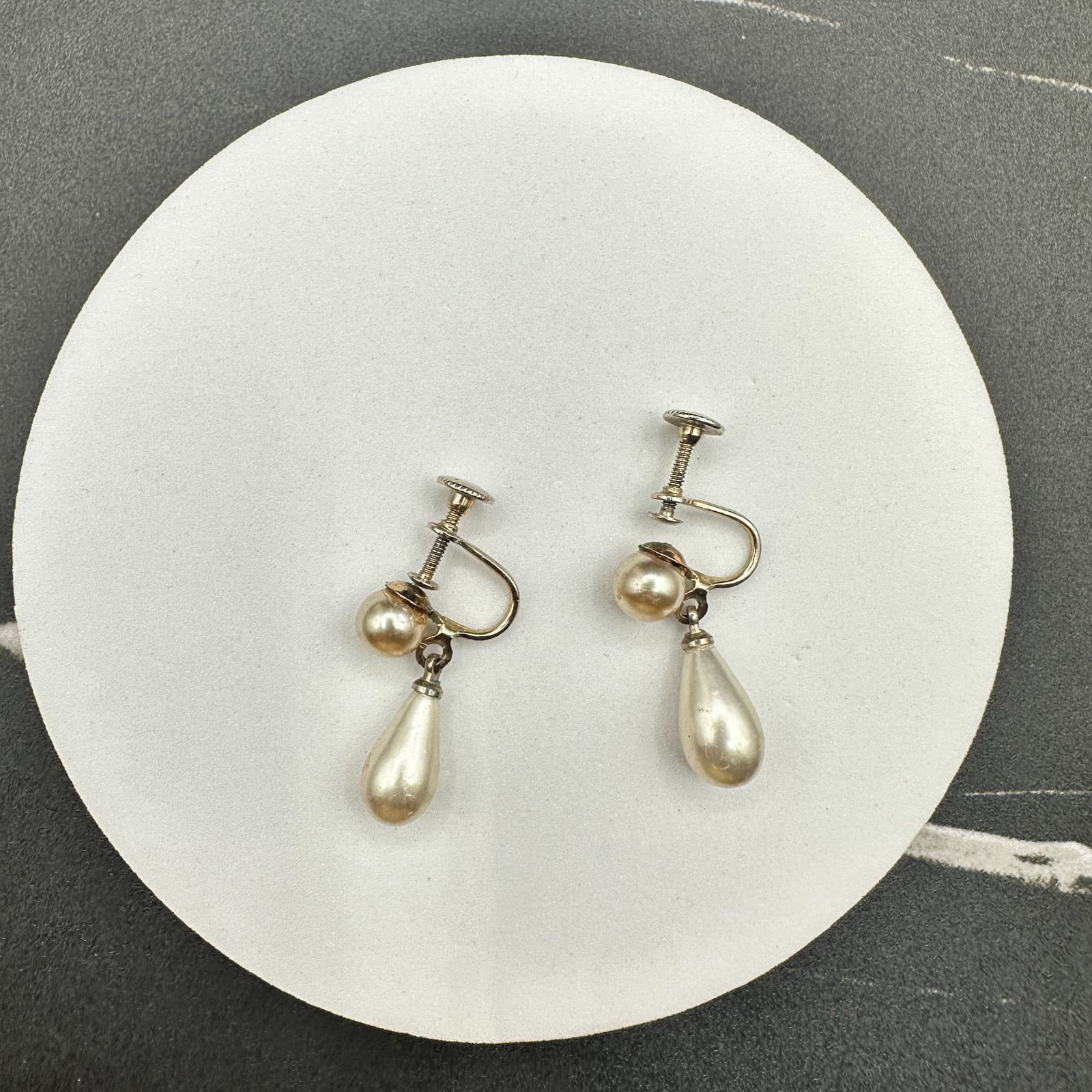 Vintage Women's Silver Tone Pearl Screw Back Fashion Dangle/Drop Earrings - Thumbnail 3
