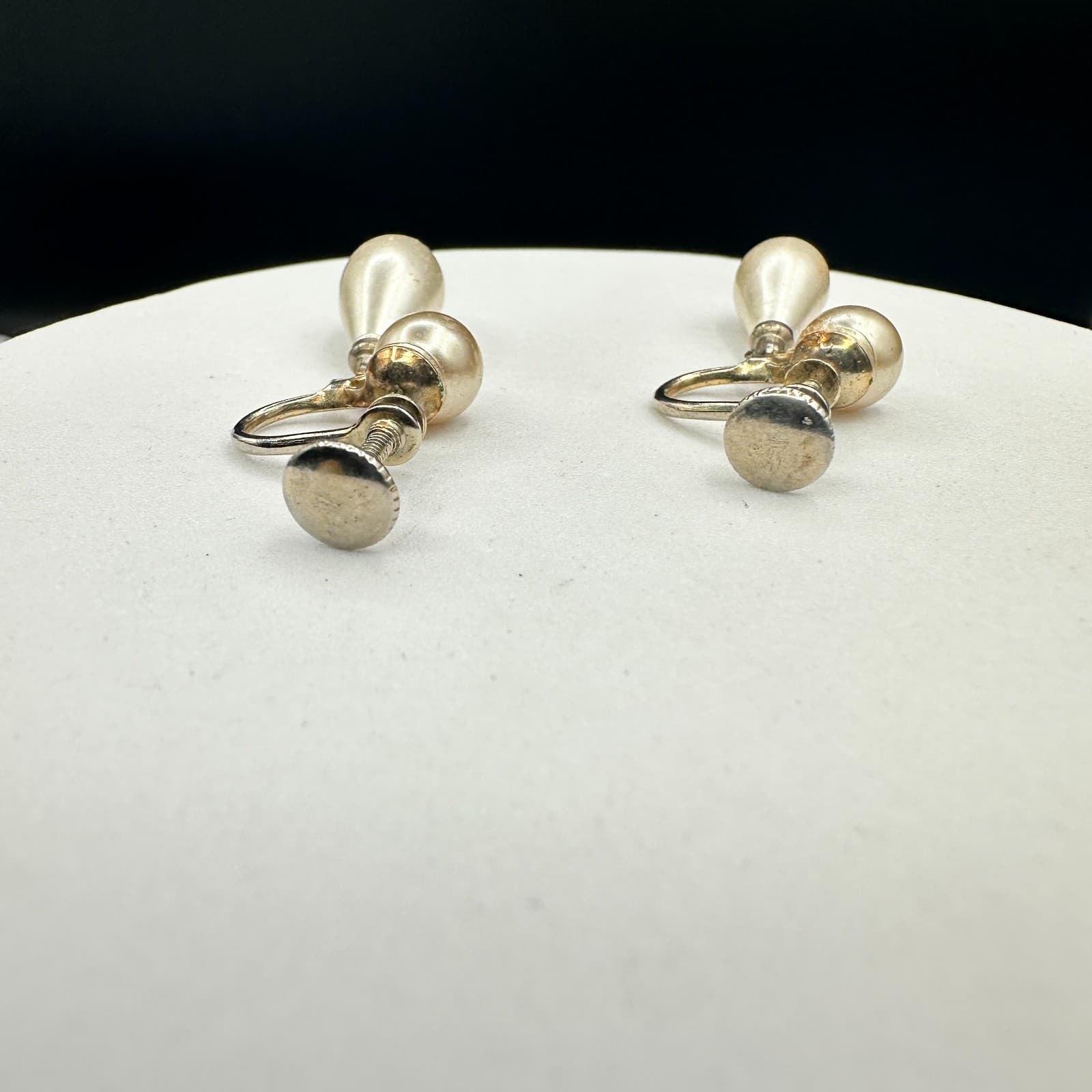 Vintage Women's Silver Tone Pearl Screw Back Fashion Dangle/Drop Earrings - Thumbnail 6