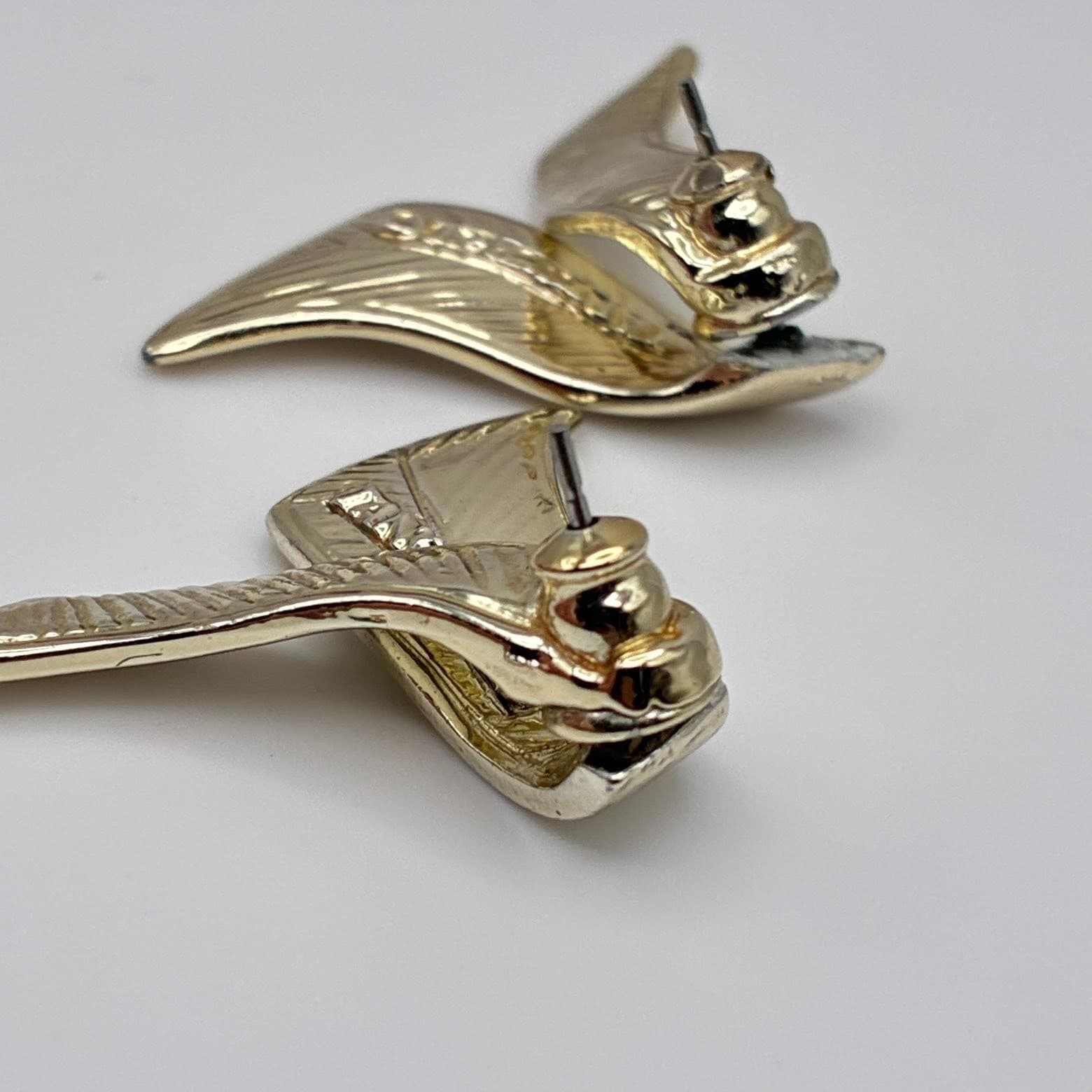 Vintage 80s Gold Tone Textured Ribbon Stud Earrings Women's Classic Jewelry - Thumbnail 11