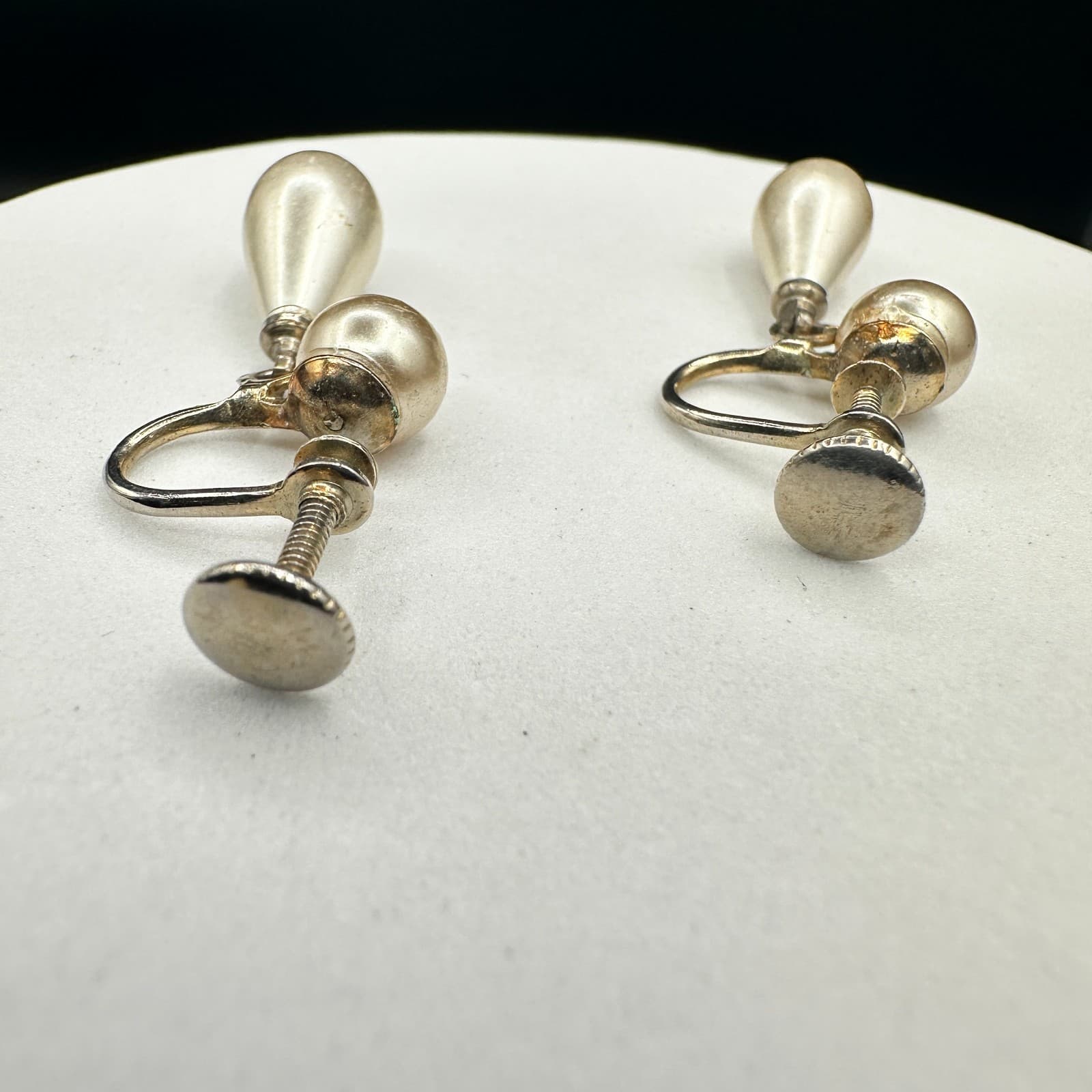 Vintage Women's Silver Tone Pearl Screw Back Fashion Dangle/Drop Earrings - Thumbnail 7