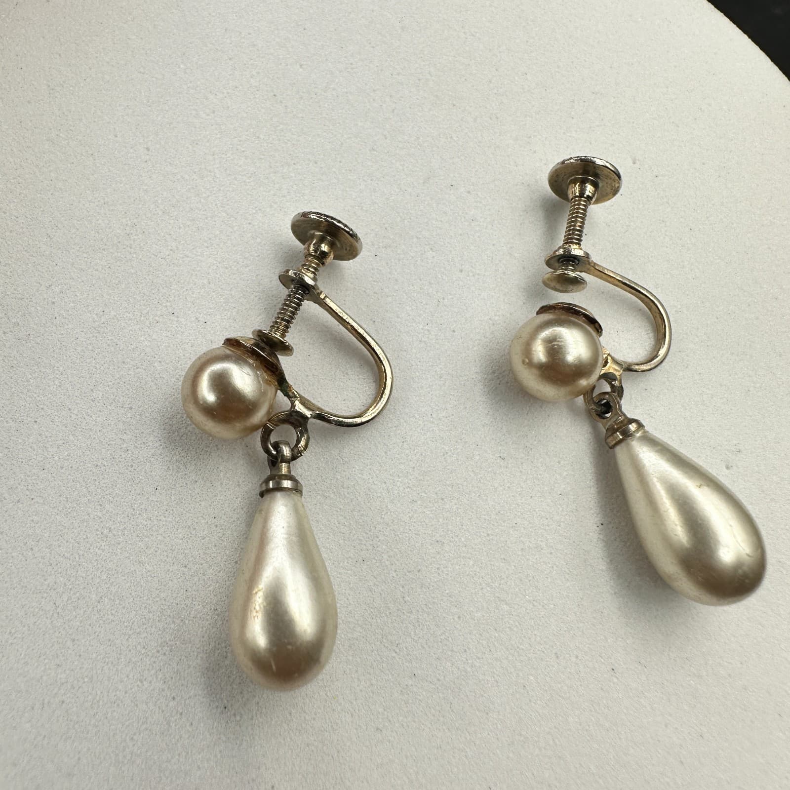 Vintage Women's Silver Tone Pearl Screw Back Fashion Dangle/Drop Earrings - Thumbnail 2