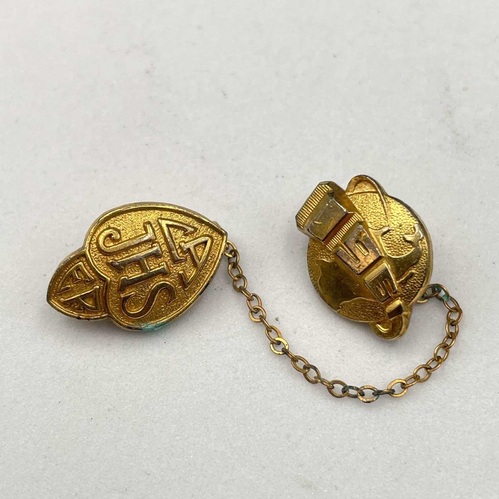 VTG LA Junior High School 1960 Classic Gold-Tone Enameled Tie Chain Guard Pin - Image 1