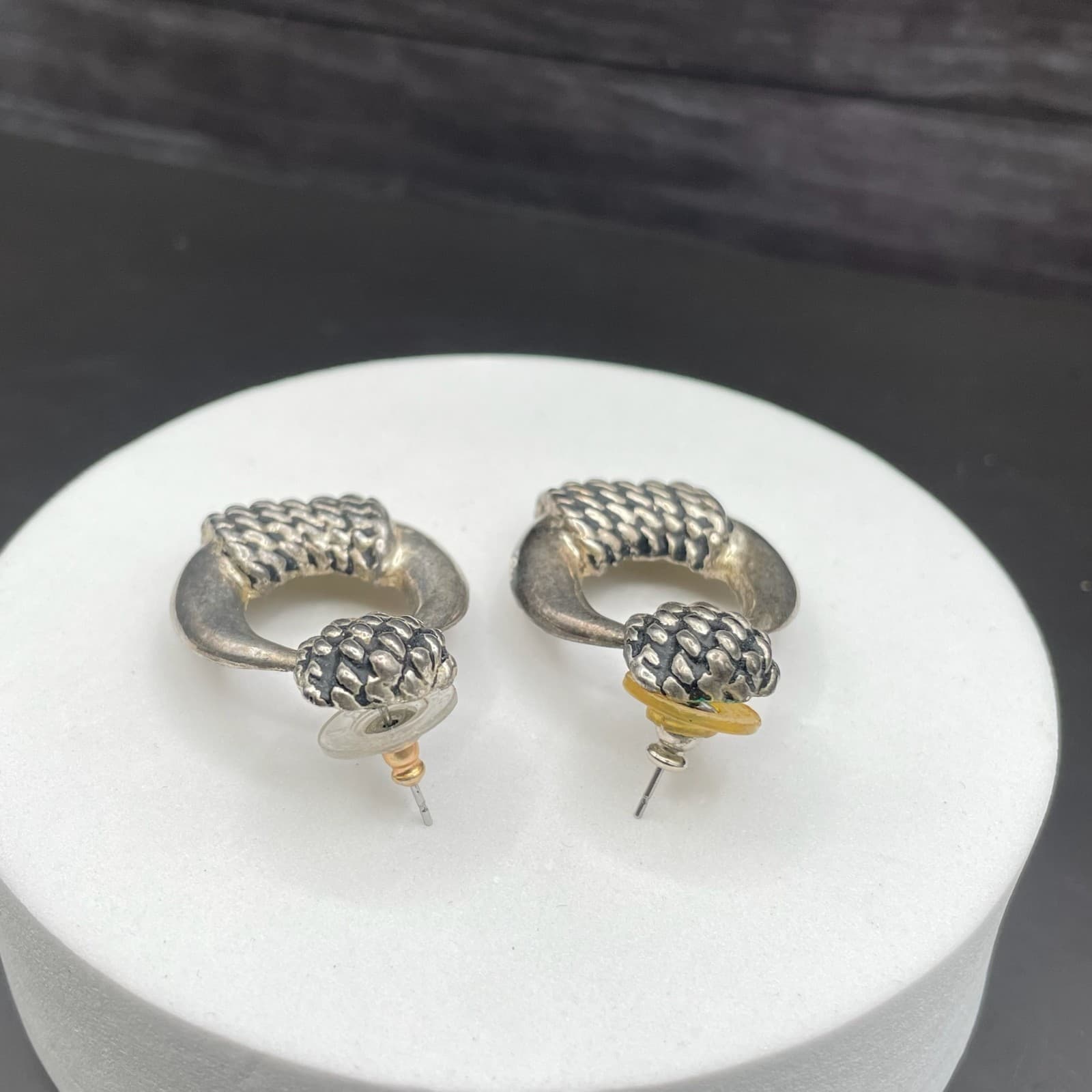 Silver Tone Vintage Scalloped Teardrop Earrings Classic Statement Style - Thumbnail 4