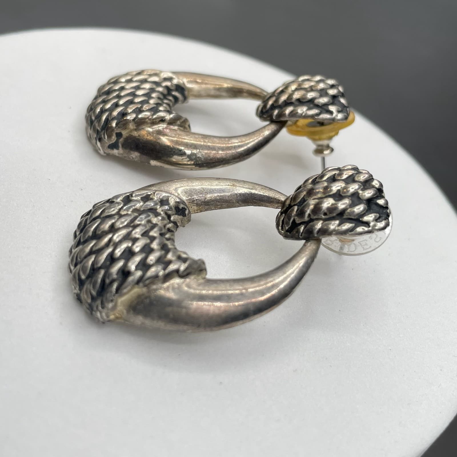 Silver Tone Vintage Scalloped Teardrop Earrings Classic Statement Style - Thumbnail 5