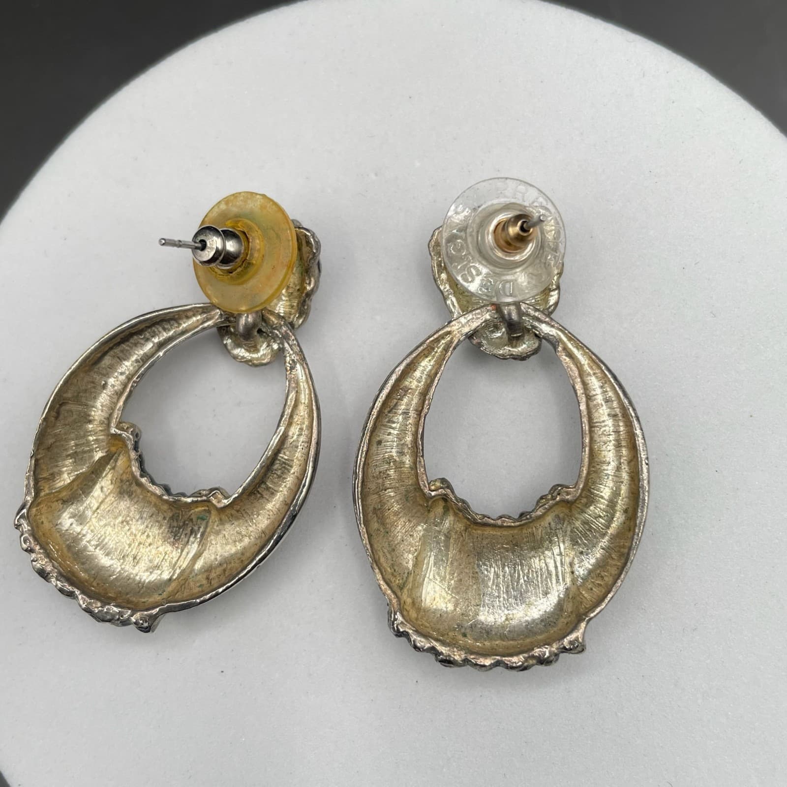 Silver Tone Vintage Scalloped Teardrop Earrings Classic Statement Style - Thumbnail 7