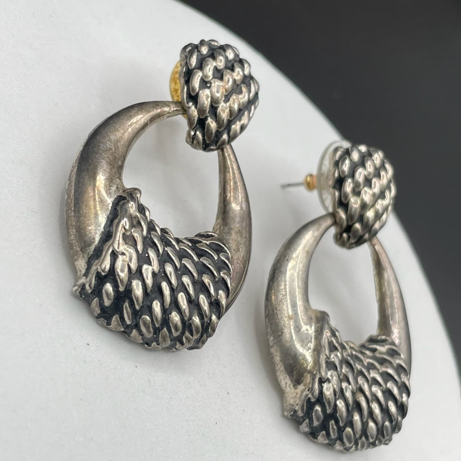 Silver Tone Vintage Scalloped Teardrop Earrings Classic Statement Style - Thumbnail 2