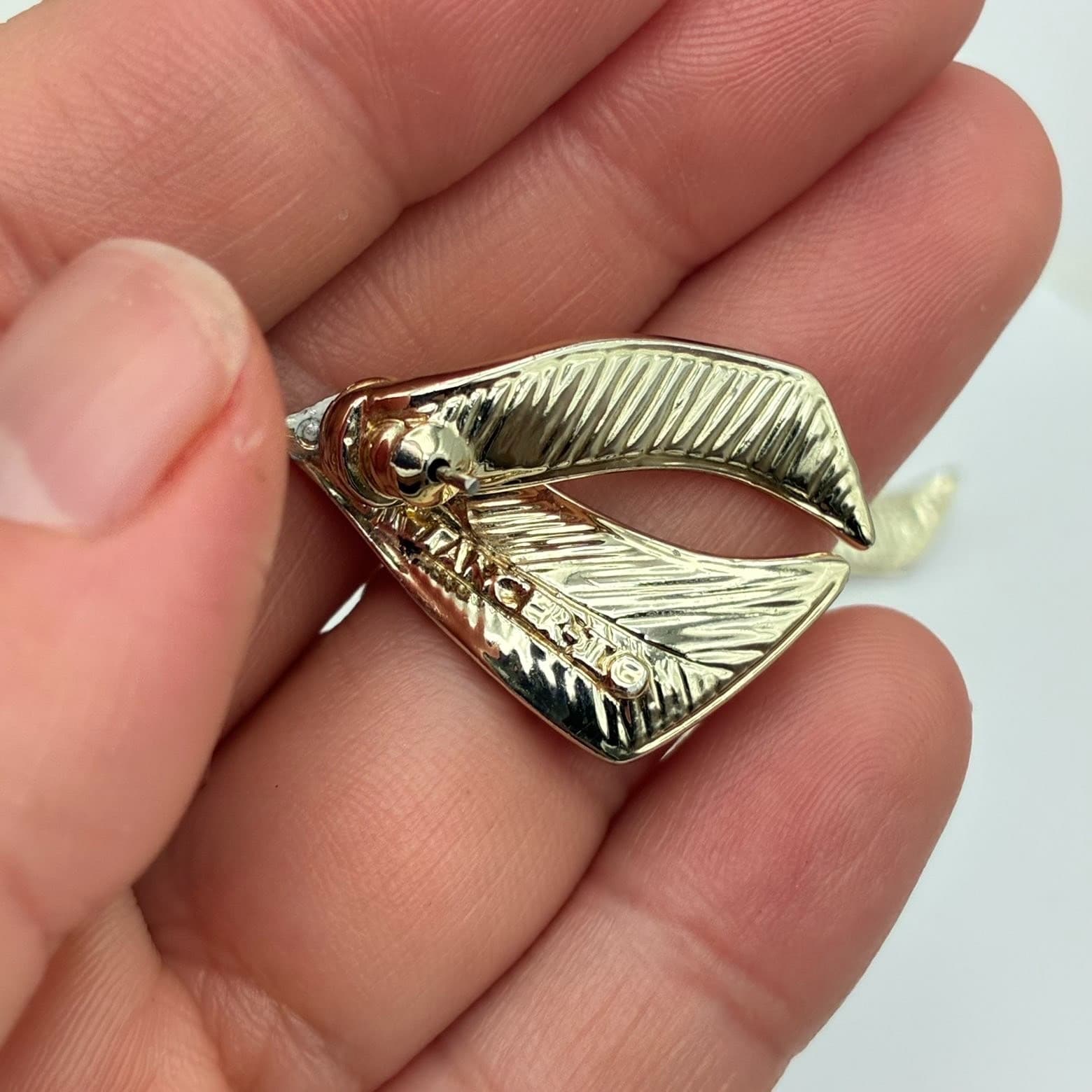 Vintage 80s Gold Tone Textured Ribbon Stud Earrings Women's Classic Jewelry - Thumbnail 3