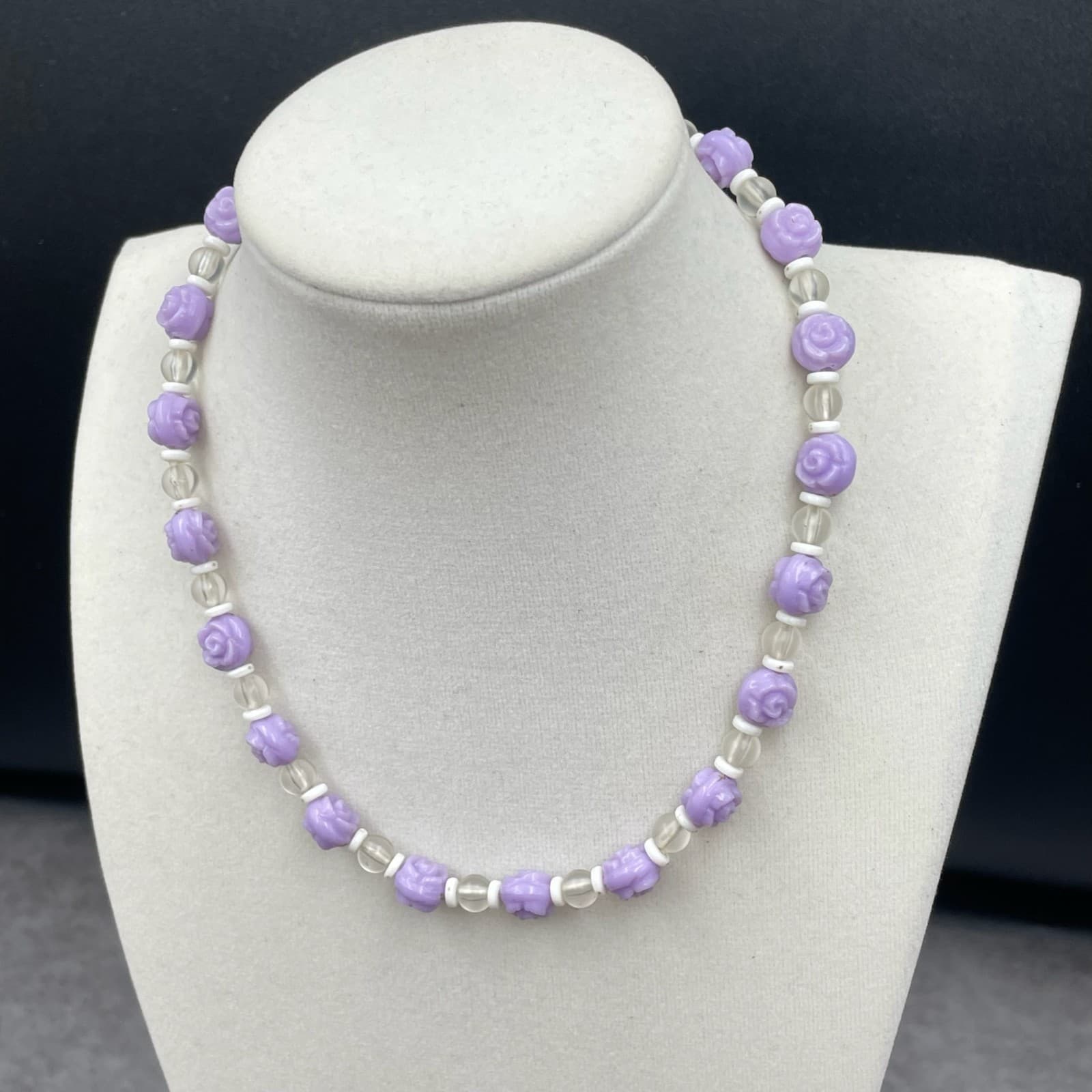 Vintage 1970s Fashion Purple Rose Shaped & Clear Plastic Beaded Lobster Necklace - Thumbnail 7