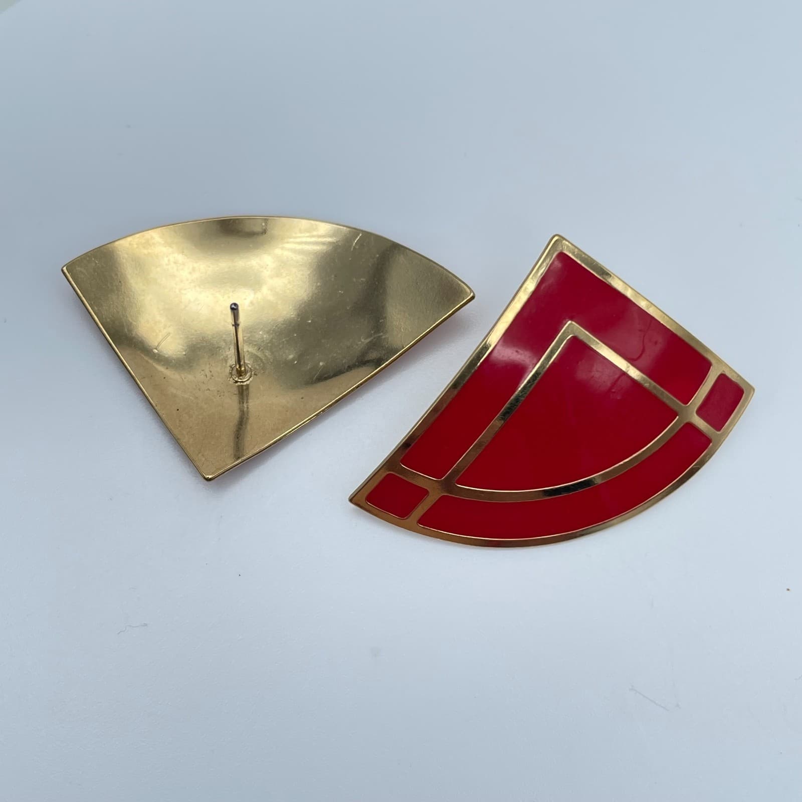 Vintage 80s Red Enamel Fan Shape Stud Earrings Gold Tone Women's Jewelry - Image 1
