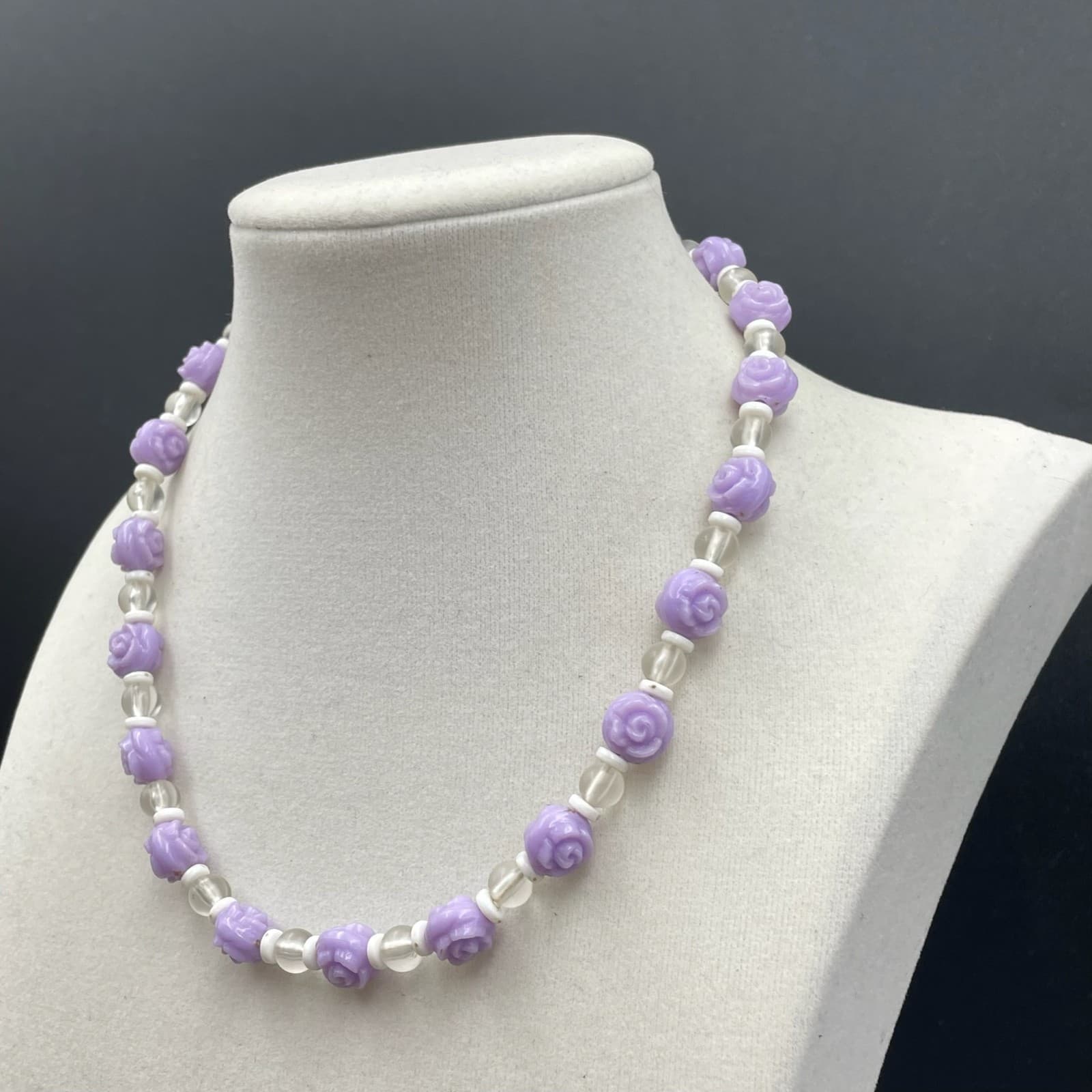 Vintage 1970s Fashion Purple Rose Shaped & Clear Plastic Beaded Lobster Necklace - Thumbnail 5