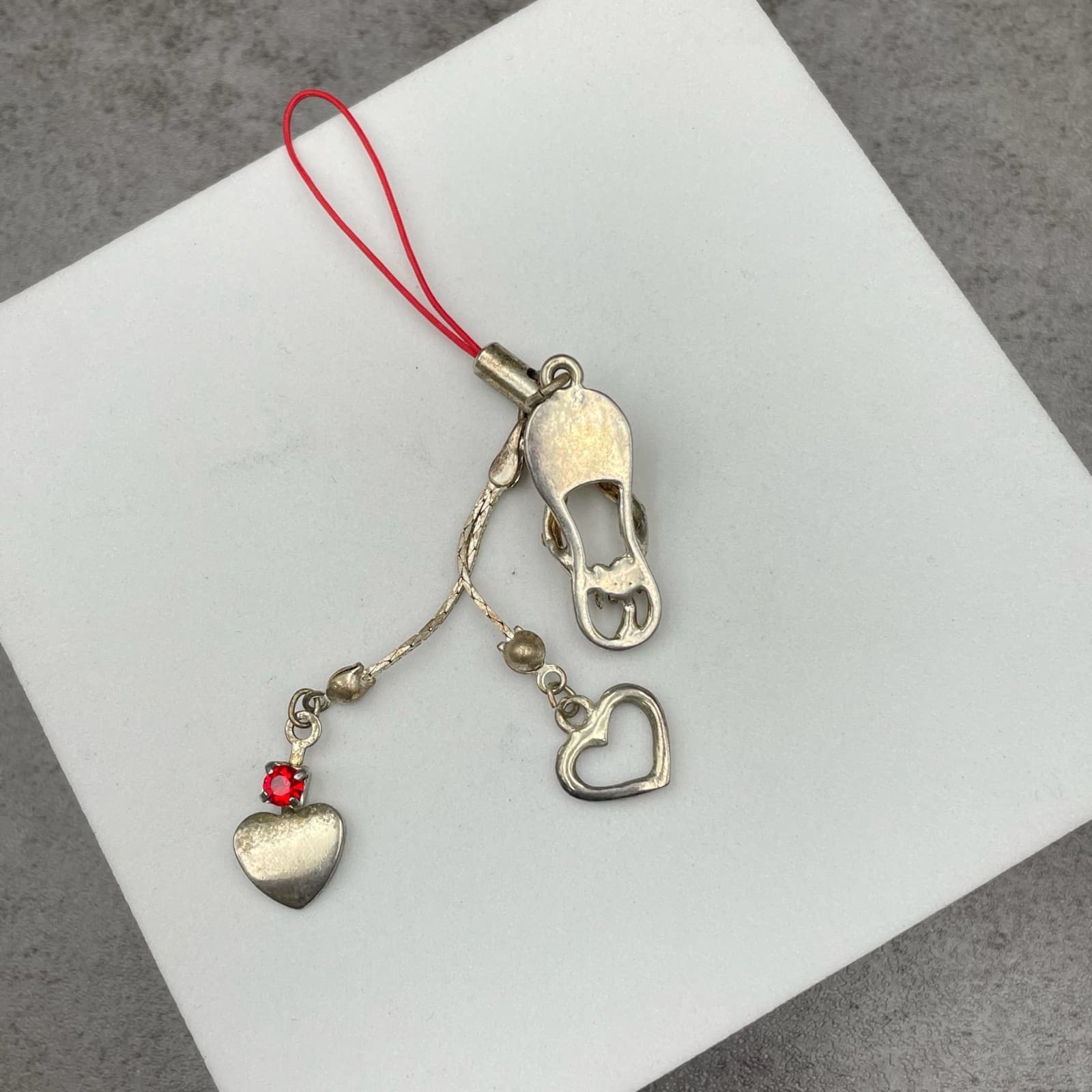 Y2K Silver-Tone Embellished Red Plumeria Flower Heart Dangle Cell Phone Charm - Thumbnail 3