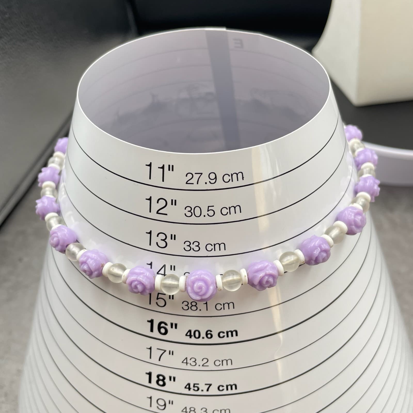 Vintage 1970s Fashion Purple Rose Shaped & Clear Plastic Beaded Lobster Necklace - Thumbnail 8