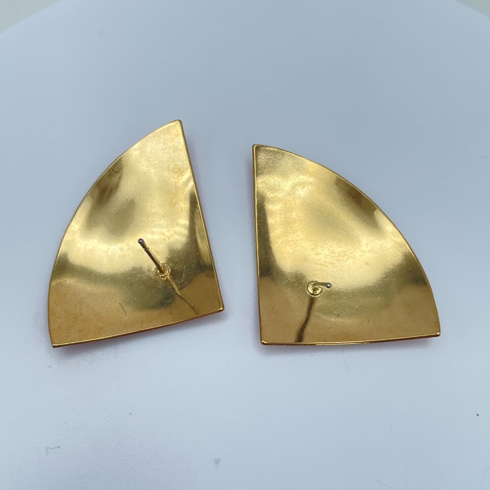 Vintage 80s Red Enamel Fan Shape Stud Earrings Gold Tone Women's Jewelry - Thumbnail 2