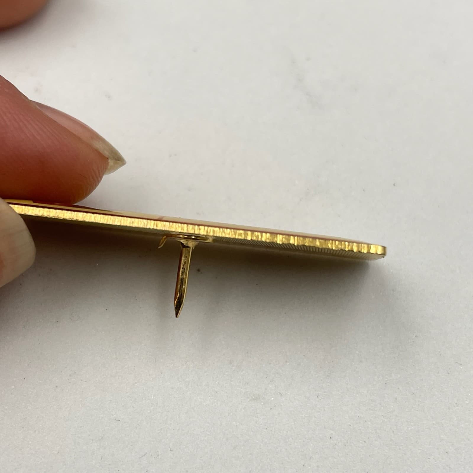 Vintage 1980 LAOLY Arco Olympics Classic Gold-Tone Arrowhead Water Lapel Pin - Thumbnail 7