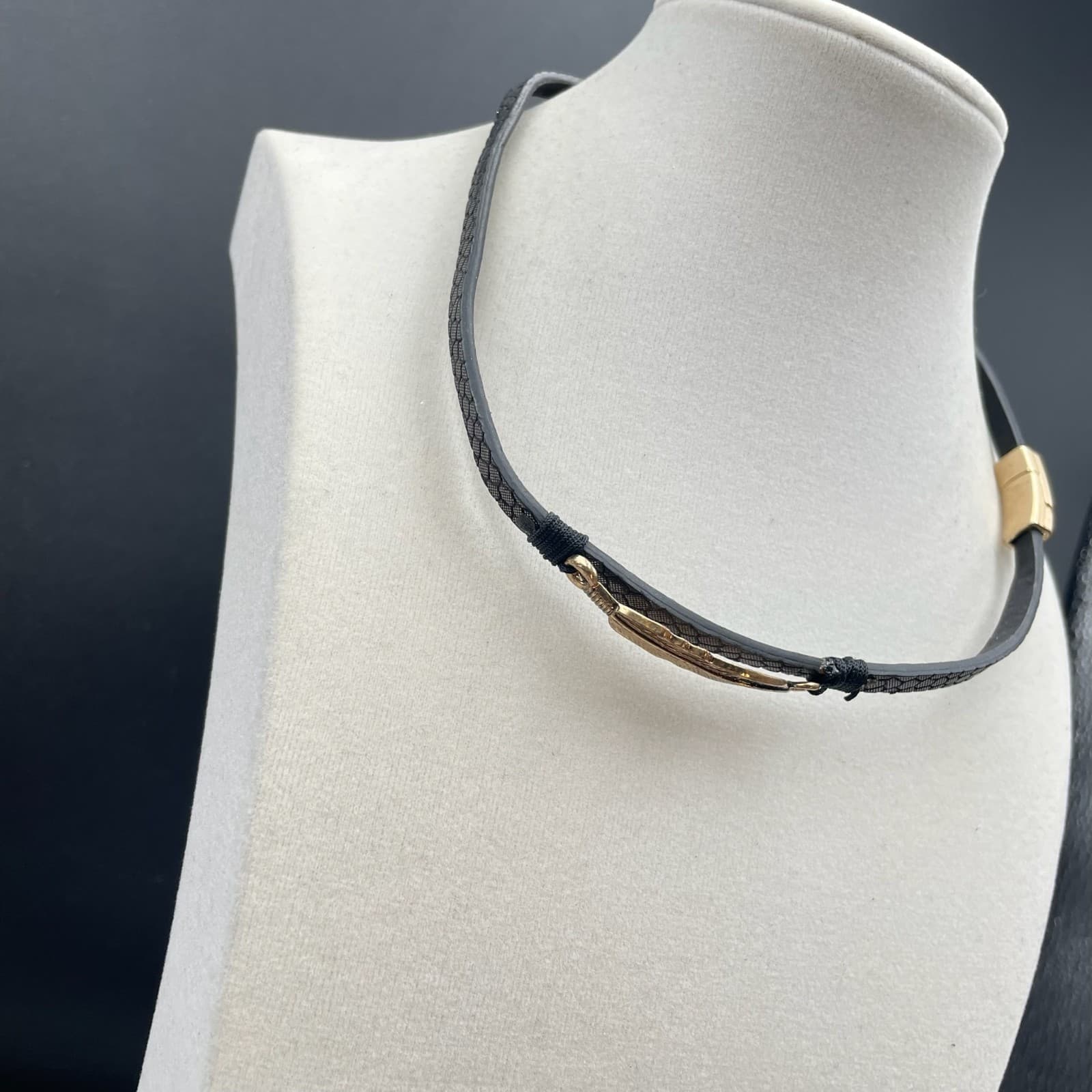 Classic Fashion Gold-Tone Leaf Accent Black Snake Leather Wrap Choker Necklace - Thumbnail 5