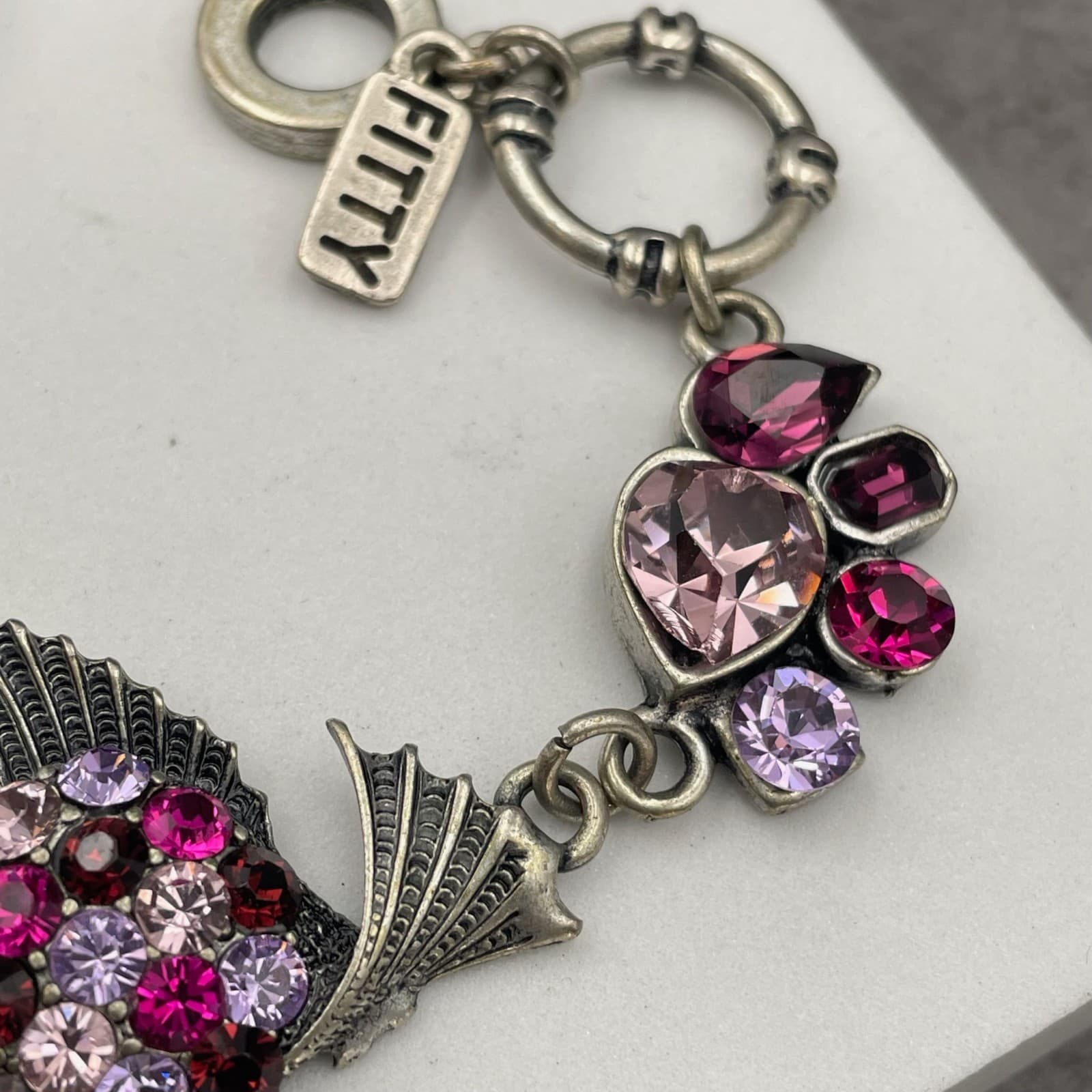 Vintage Multi Faceted Bezel Crystal Embellished Figural Charm Toggle Bracelet - Thumbnail 7