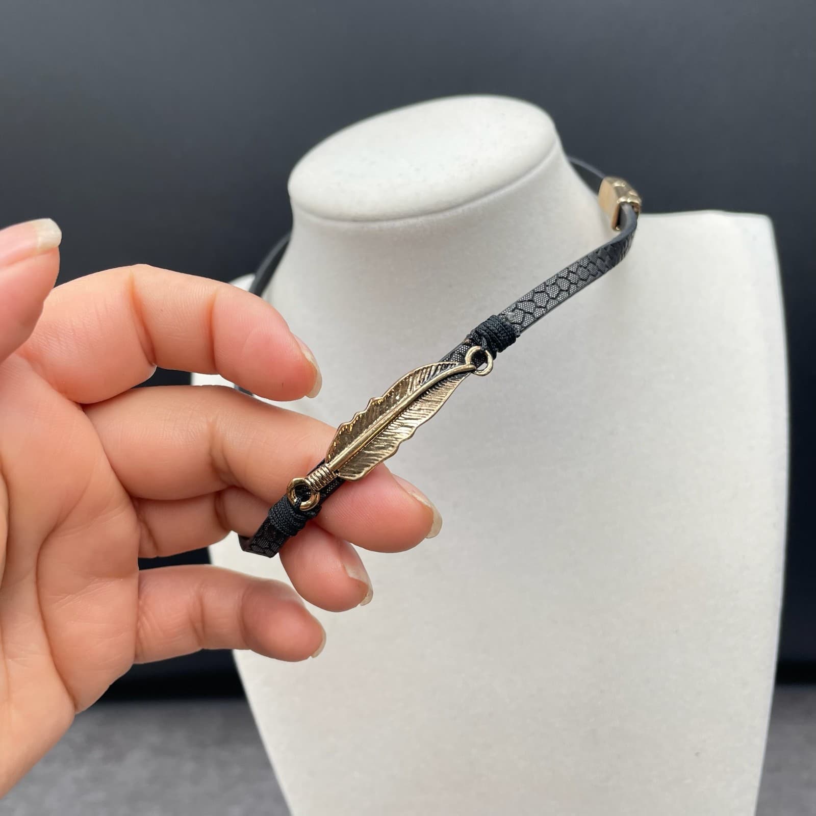 Classic Fashion Gold-Tone Leaf Accent Black Snake Leather Wrap Choker Necklace - Thumbnail 2