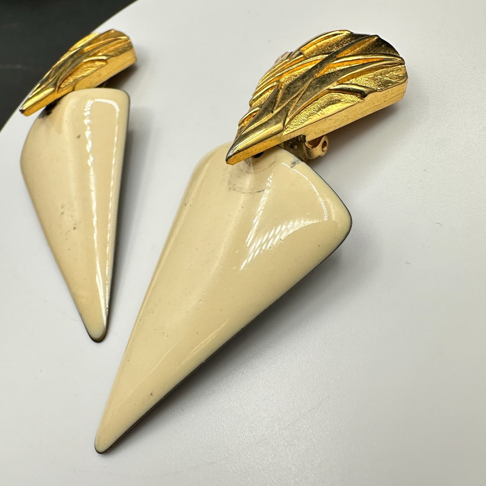 Vintage Women's Long Gold Tone Shoulder Duster Cream Enamel Dangle/Drop Earrings - Thumbnail 3