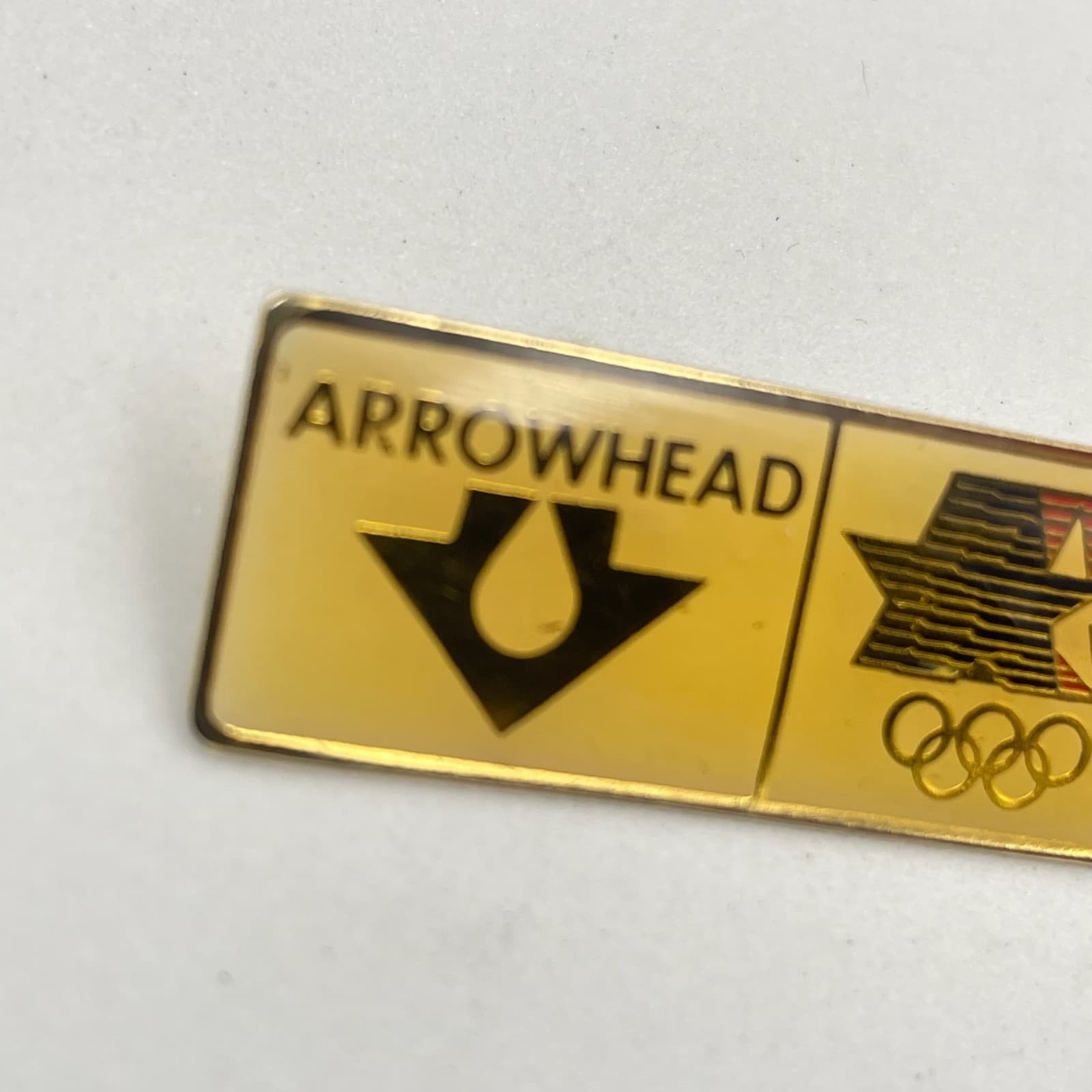 Vintage 1980 LAOLY Arco Olympics Classic Gold-Tone Arrowhead Water Lapel Pin - Thumbnail 4