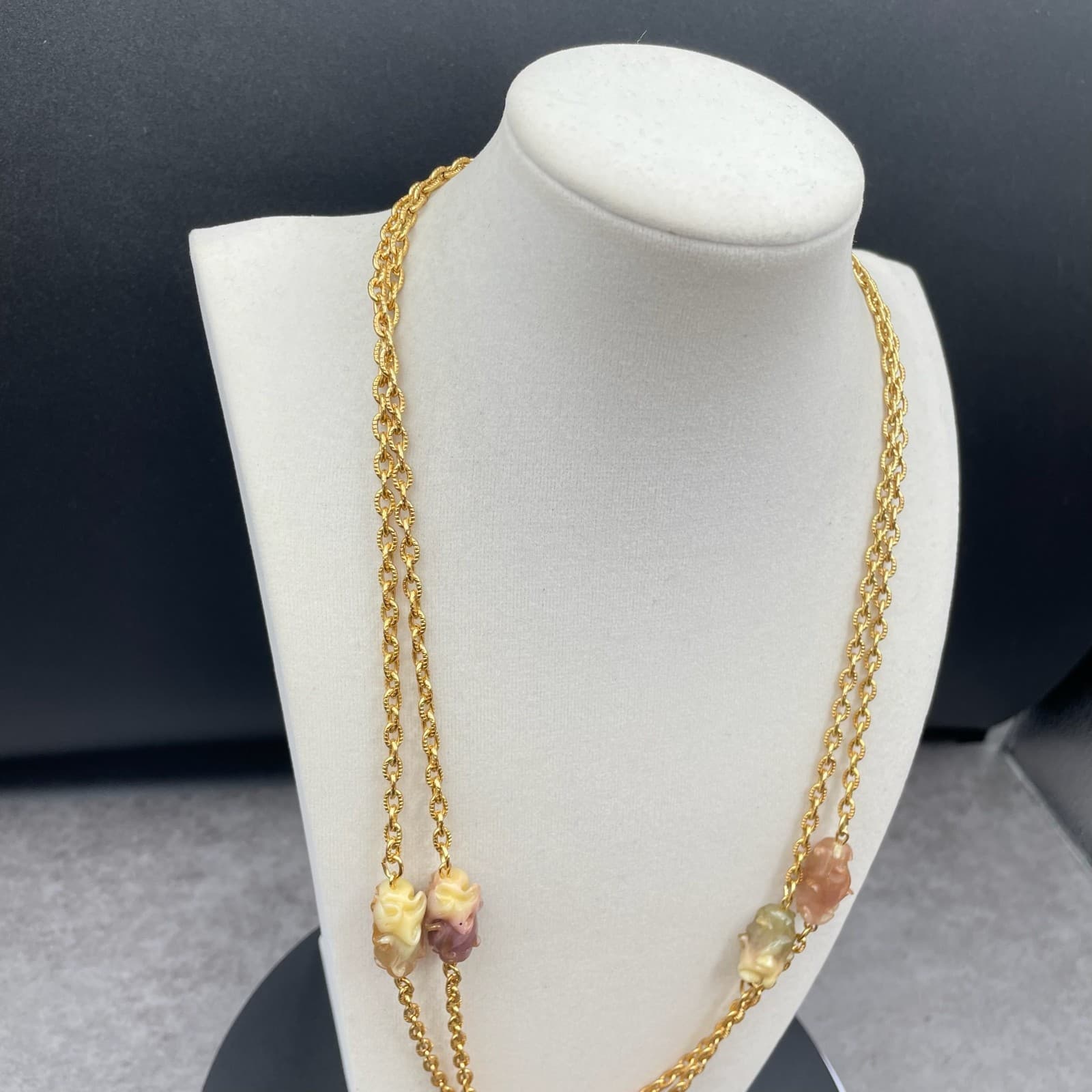 VTG Gold-Tone Hammered Victorian Carved Jadeite Double-Strand Station Necklace - Thumbnail 4