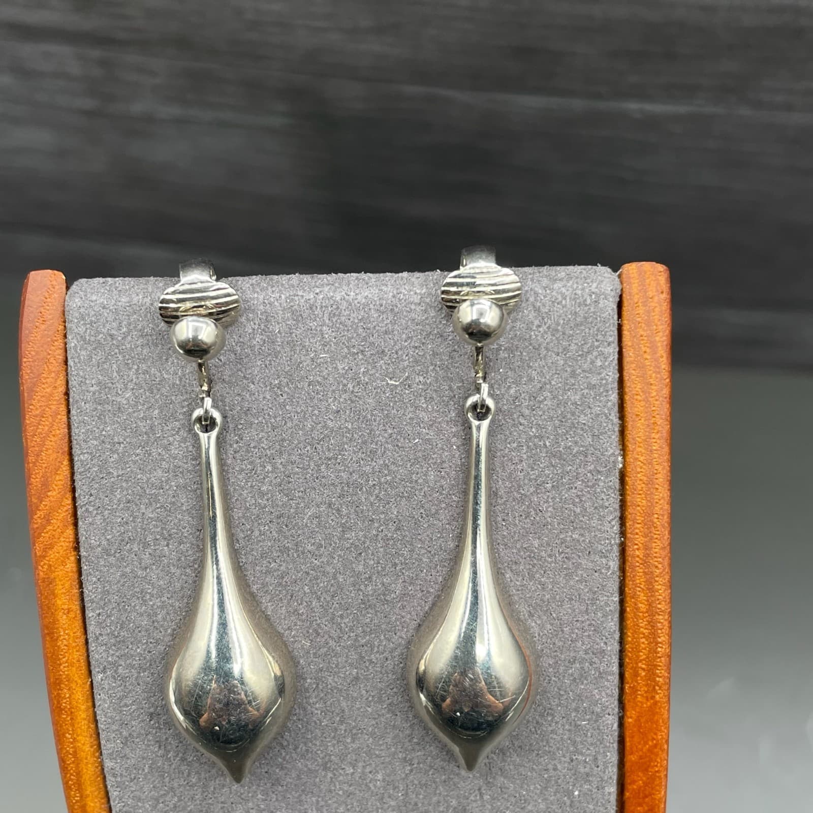 Sleek Modern Silver-Tone Teardrop Dangle Earrings - Thumbnail 3
