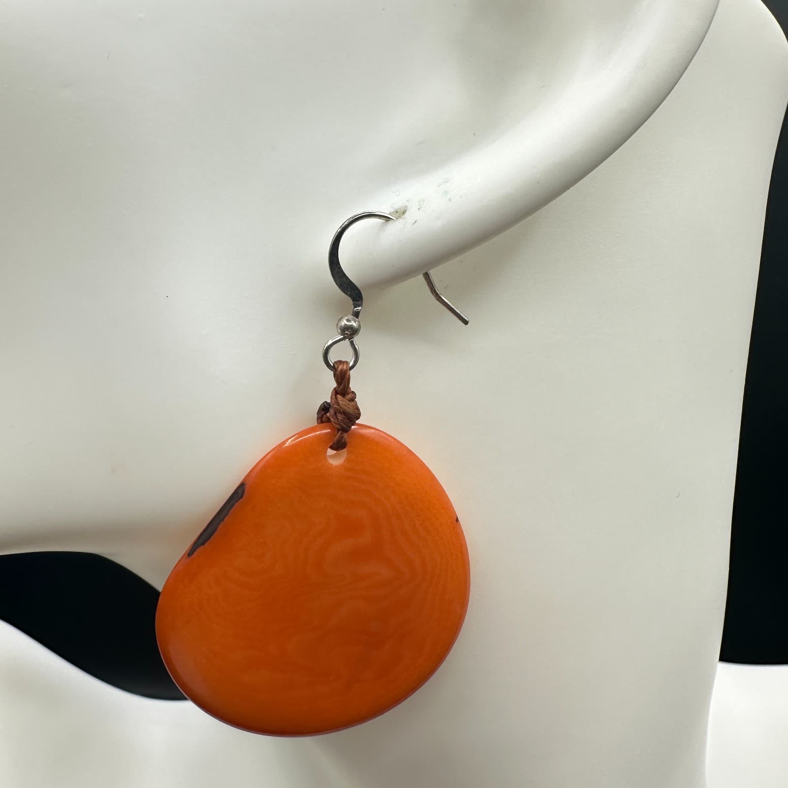 VTG Bright Orange Resin Drop Dangle Earrings Boho Style Silvertone Hook - Image 1