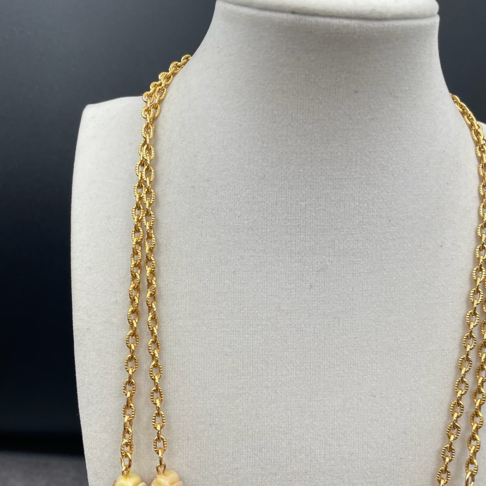 VTG Gold-Tone Hammered Victorian Carved Jadeite Double-Strand Station Necklace - Thumbnail 3