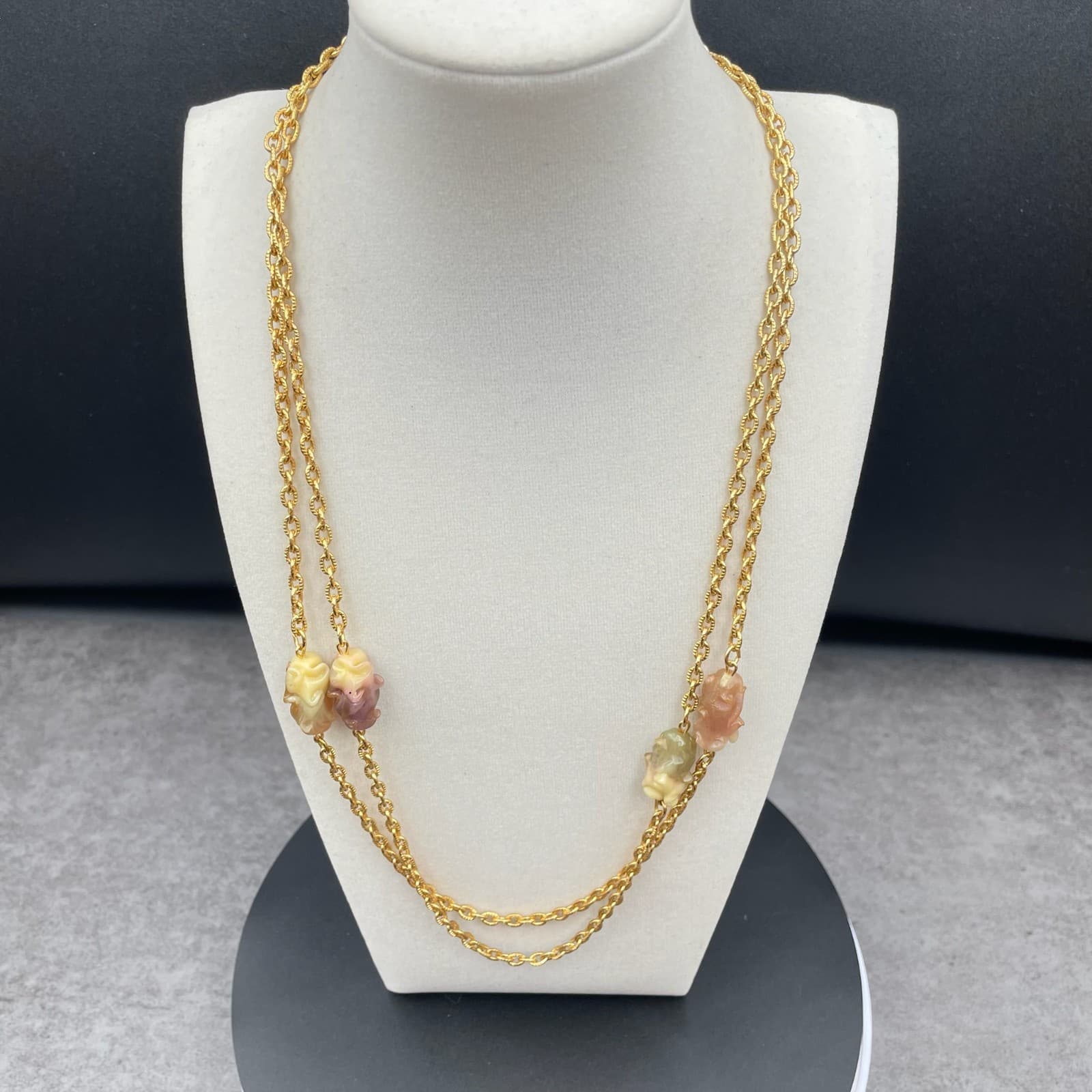 VTG Gold-Tone Hammered Victorian Carved Jadeite Double-Strand Station Necklace - Thumbnail 2