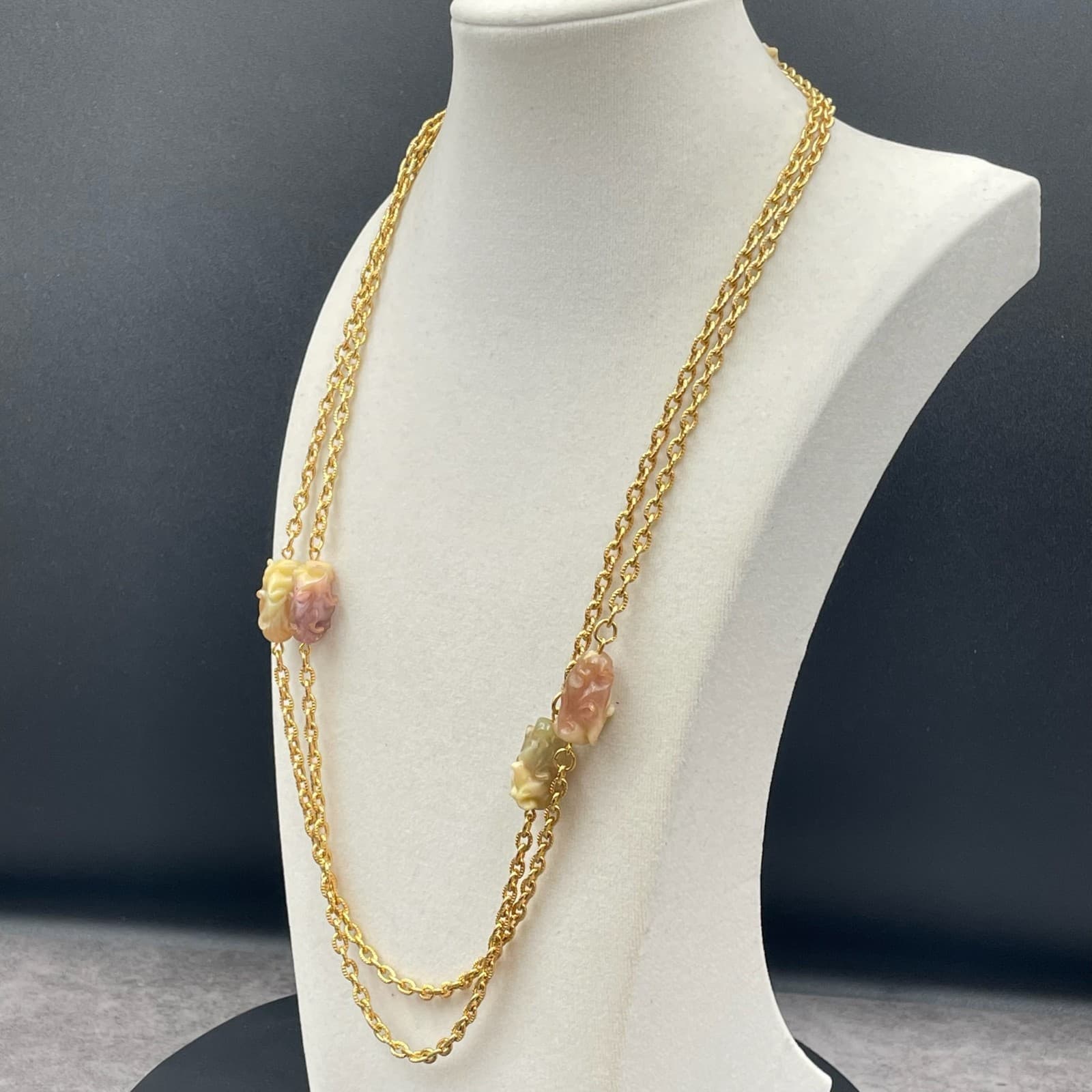 VTG Gold-Tone Hammered Victorian Carved Jadeite Double-Strand Station Necklace - Thumbnail 10