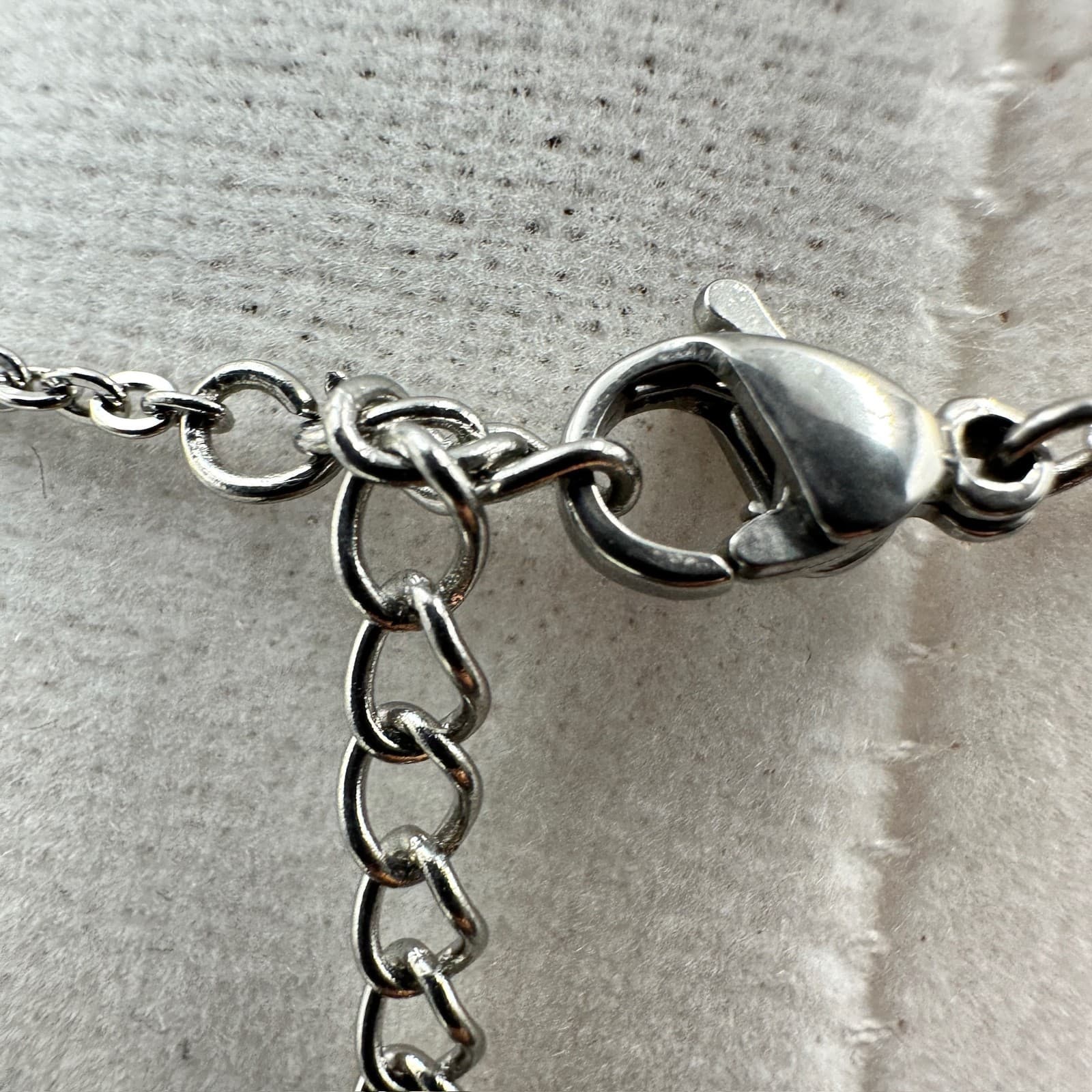 Vintage Silver-Tone Filigree Floral Round Locket Round Lobster Claw Necklace - Thumbnail 9