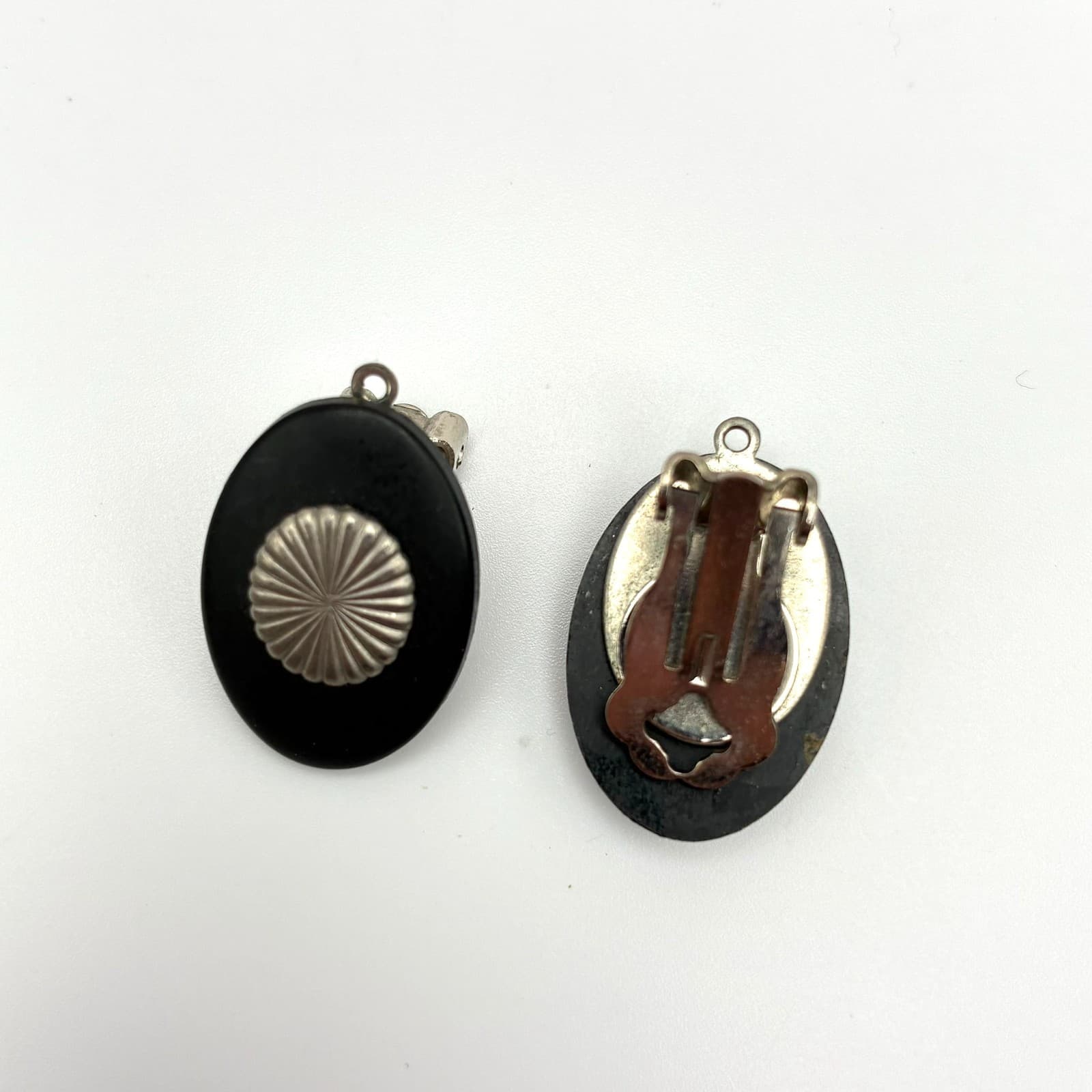 Vintage 90s Black Oval Silver Tone Sunburst Earrings Statement Women's Jewelry - Thumbnail 2