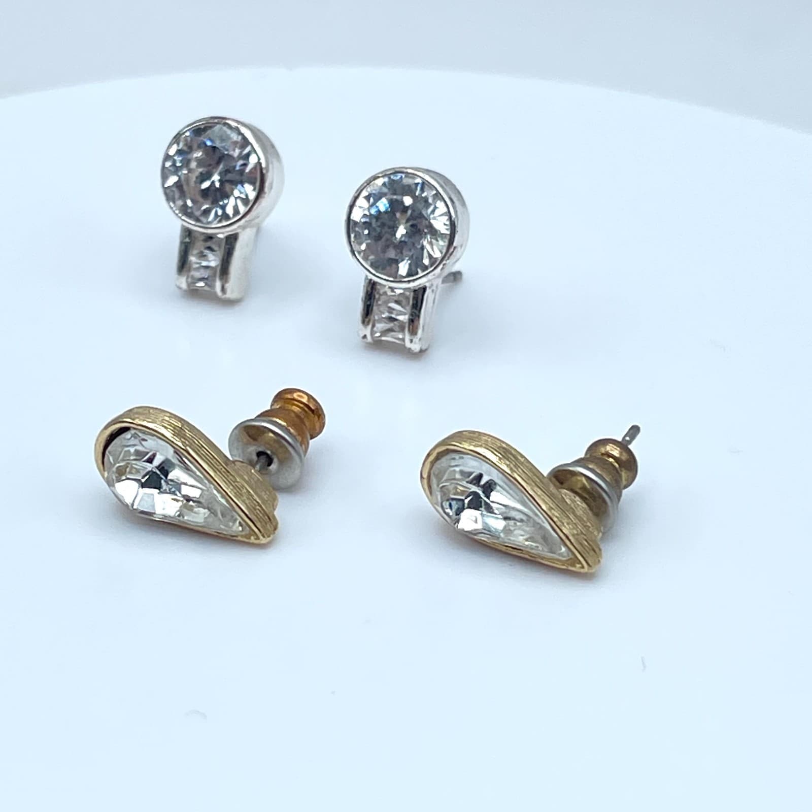 Vintage Y2K Gold/Silver Tone Round & Teardrop Stud Earring Set Women's Jewelry - Image 1