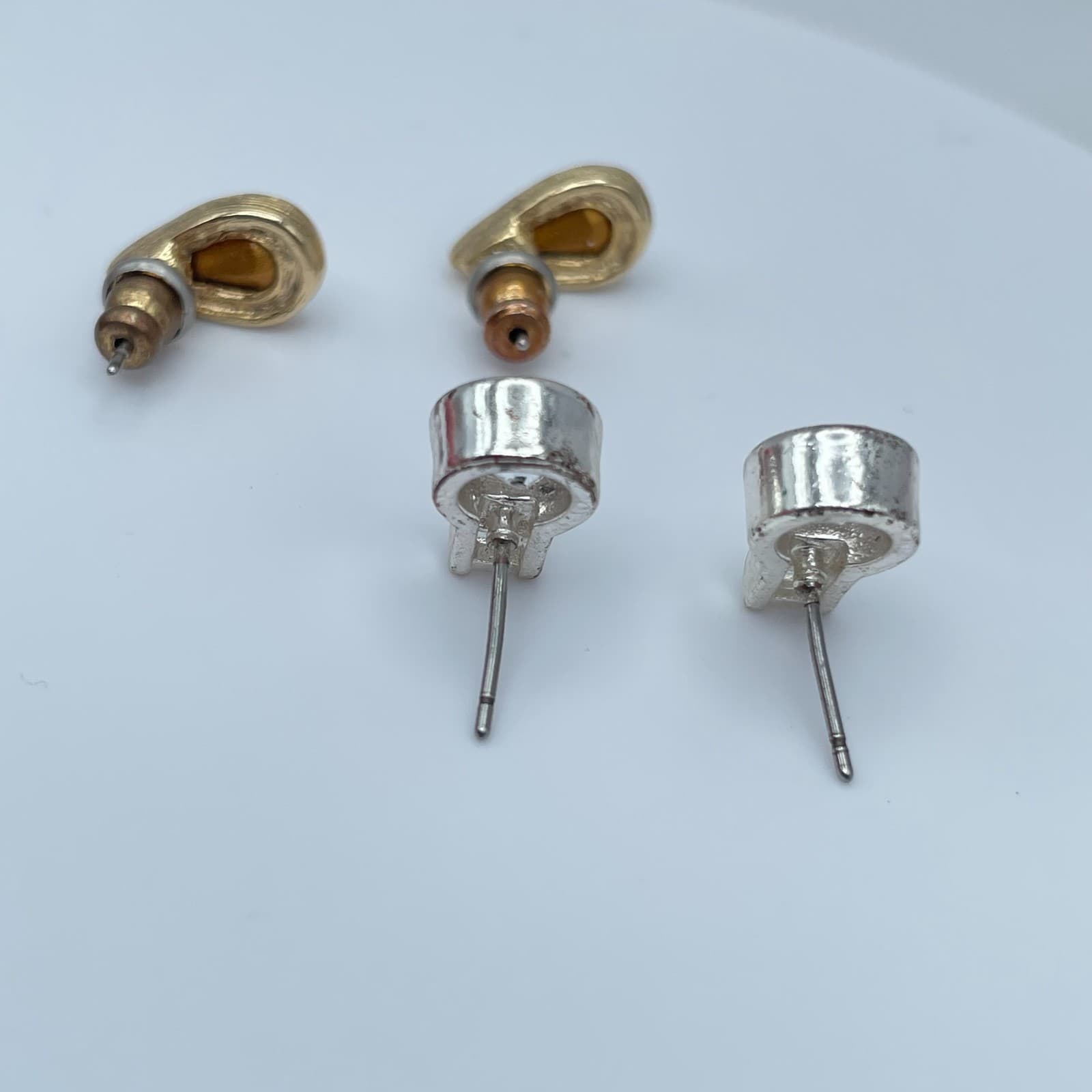 Vintage Y2K Gold/Silver Tone Round & Teardrop Stud Earring Set Women's Jewelry - Thumbnail 5