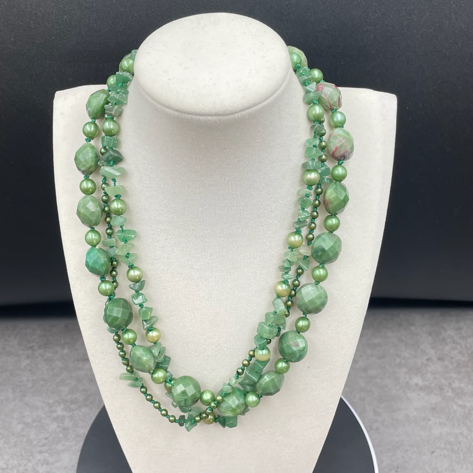 Vintage Green Faceted Green Agate Pearls Beaded Multi-Stranded Lobster Necklace - Thumbnail 2