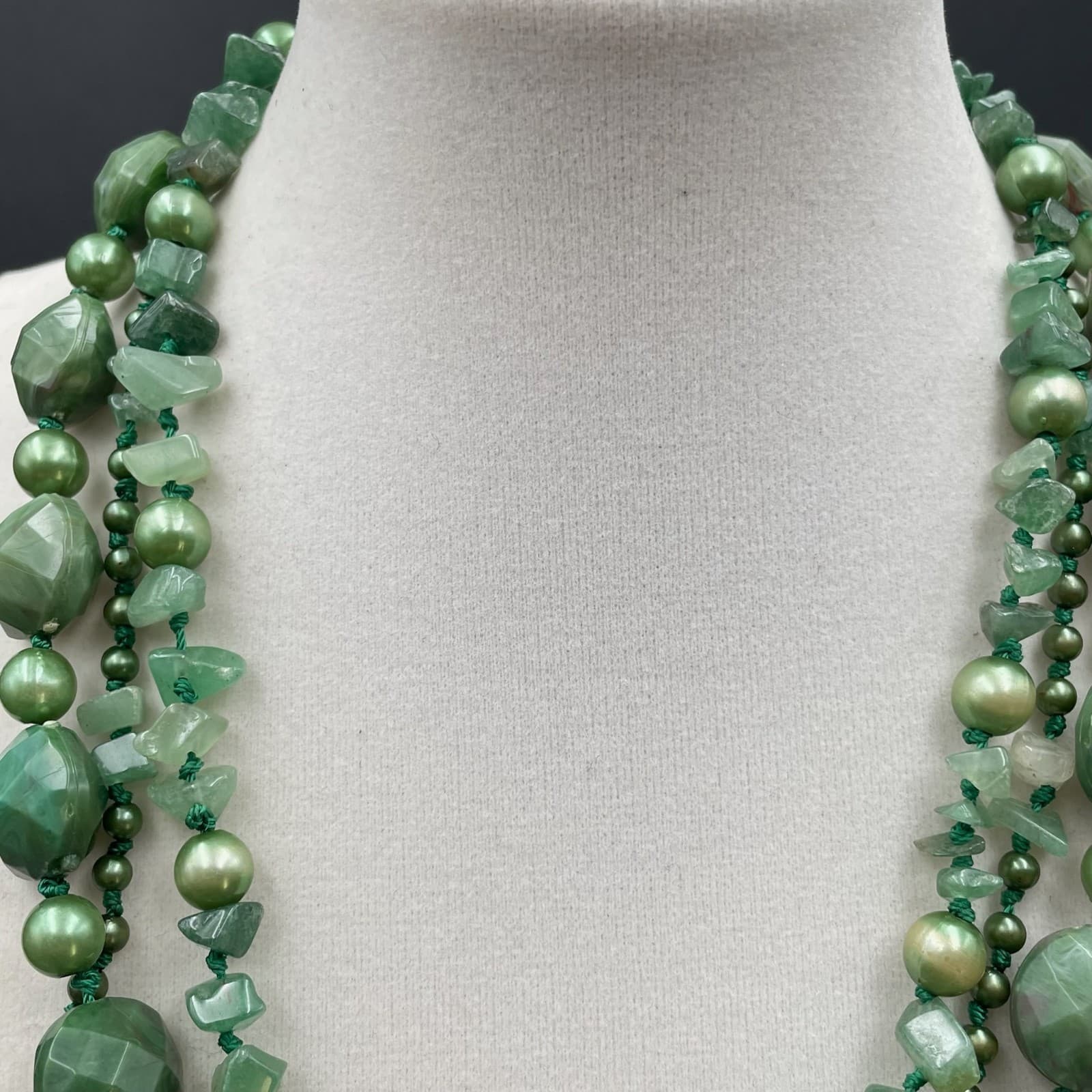 Vintage Green Faceted Green Agate Pearls Beaded Multi-Stranded Lobster Necklace - Thumbnail 3