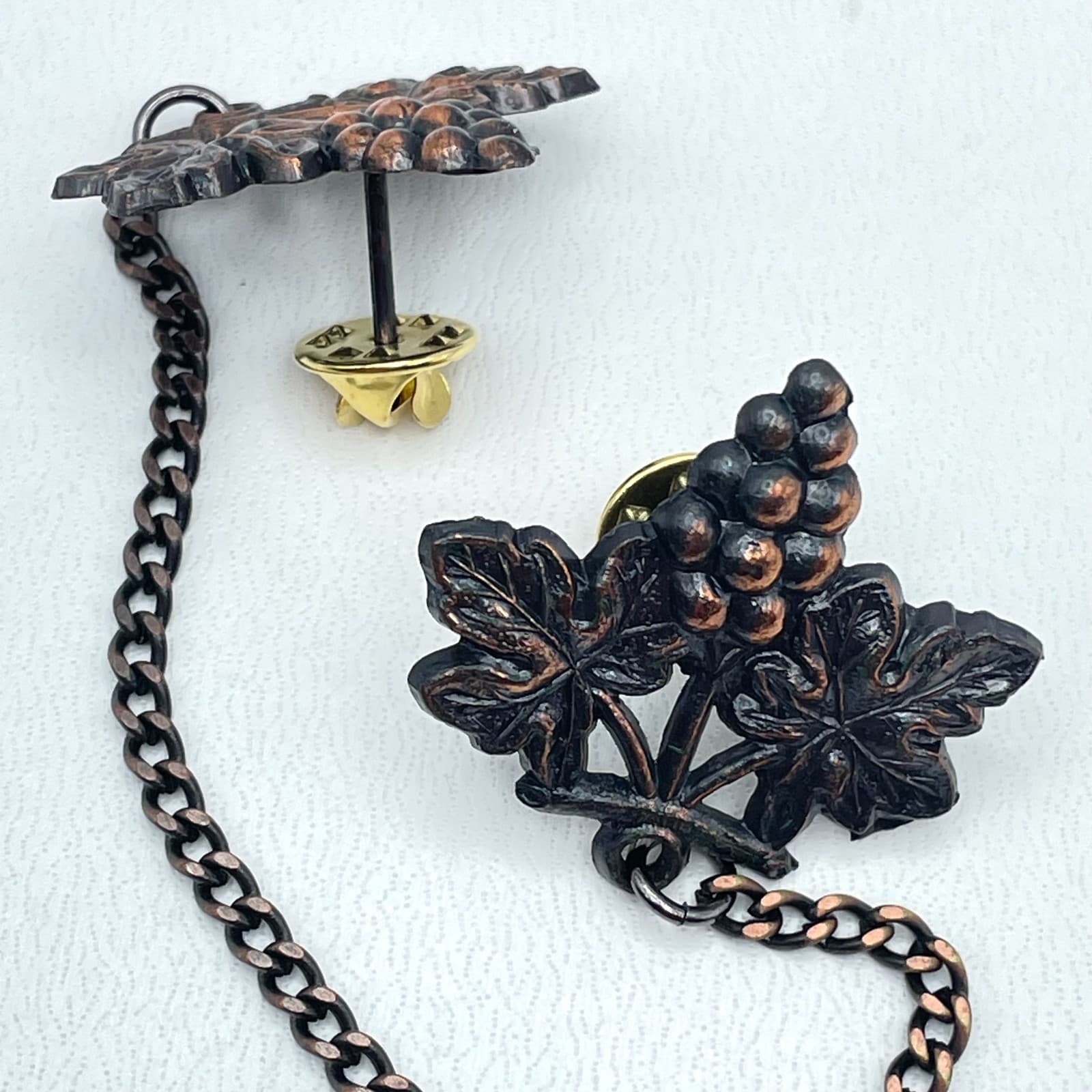 Vintage 90s Grapes & Leaf Lapel Pins Chain Copper Tone Women's Classic Jewelry - Thumbnail 4