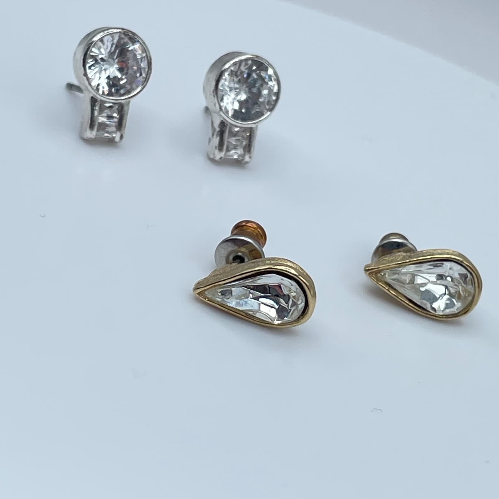 Vintage Y2K Gold/Silver Tone Round & Teardrop Stud Earring Set Women's Jewelry - Thumbnail 6