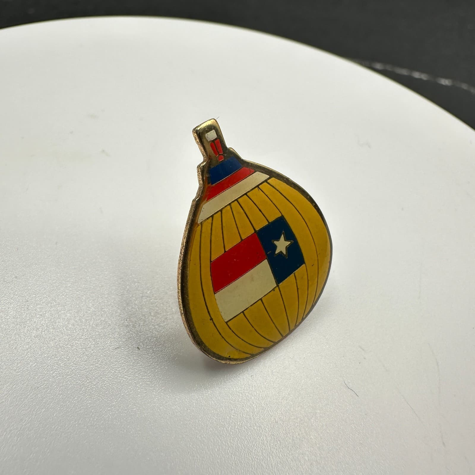 Vintage Hot Air Balloon Lapel Pin Enamel Texas Flag Star Gold Tone Tie Tack - Thumbnail 3