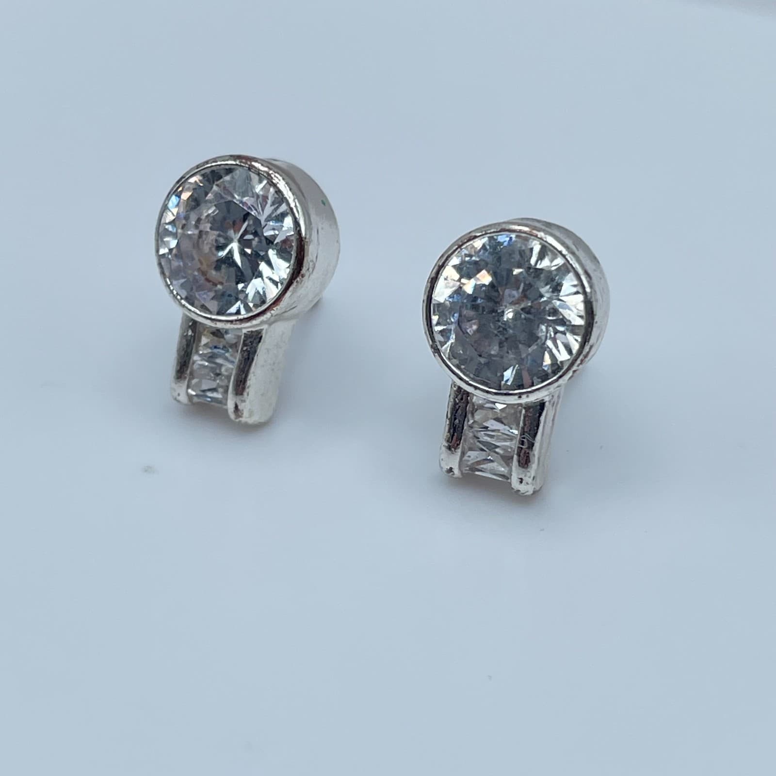 Vintage Y2K Gold/Silver Tone Round & Teardrop Stud Earring Set Women's Jewelry - Thumbnail 3