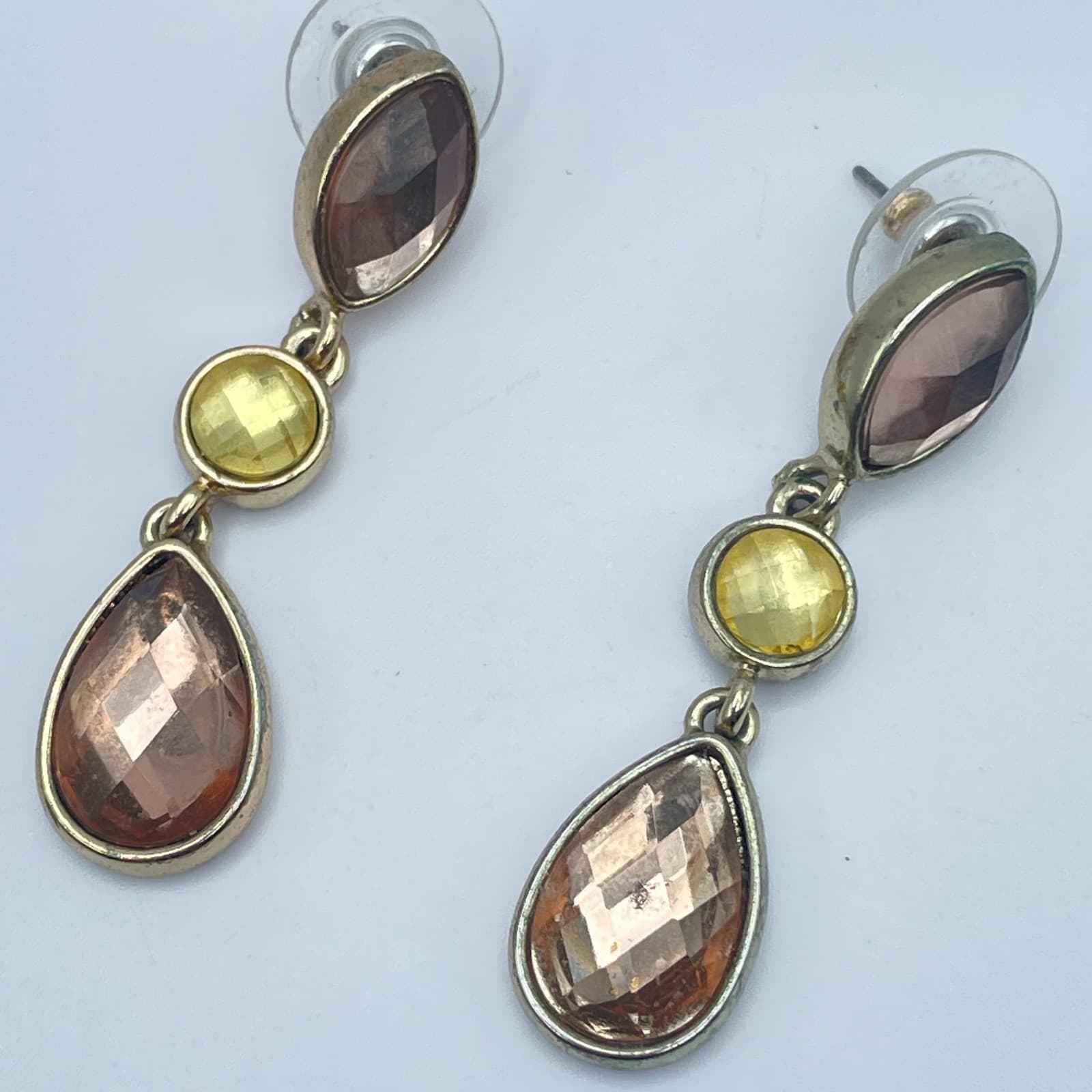 Vintage Y2K Amber Yellow Faceted Glass Gold Tone Dangle Earrings Jewelry - Image 1
