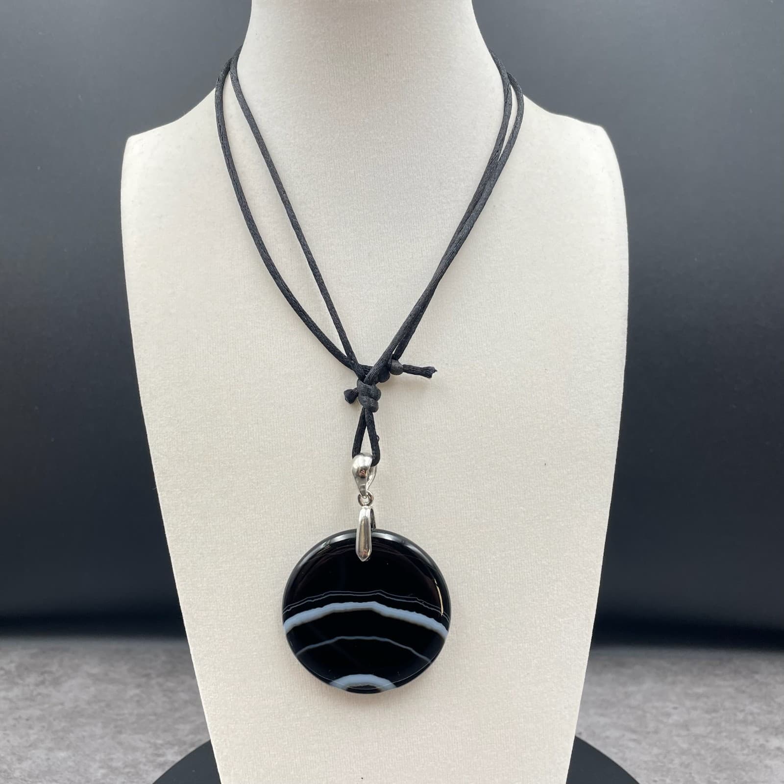 Classic Fashion Wire-Wrapped Banded Black Agate Rounds Pendant Cord Necklace - Image 1