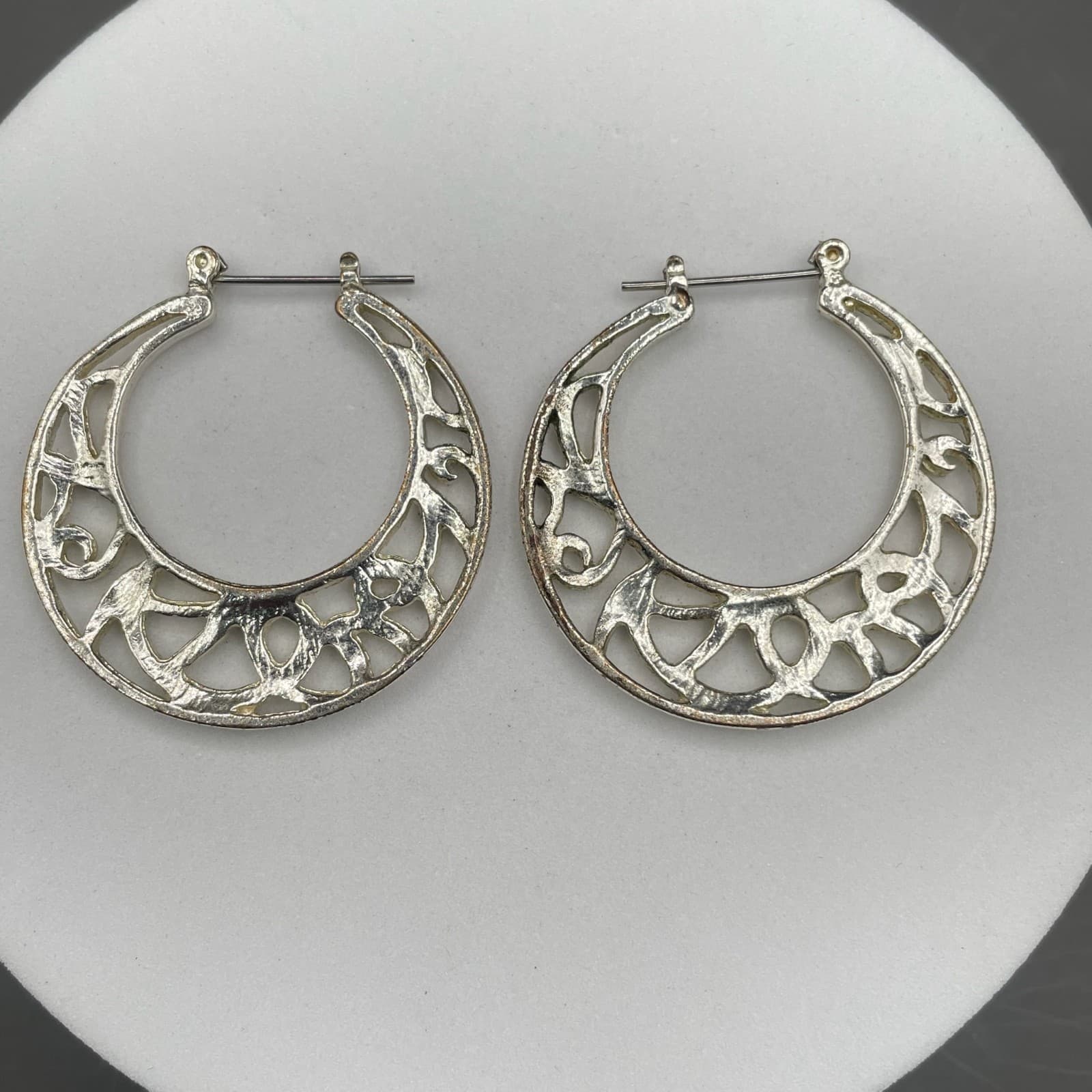 Silver Tone Filigree Hoop Earrings Boho Cutout Crescent Style - Thumbnail 2
