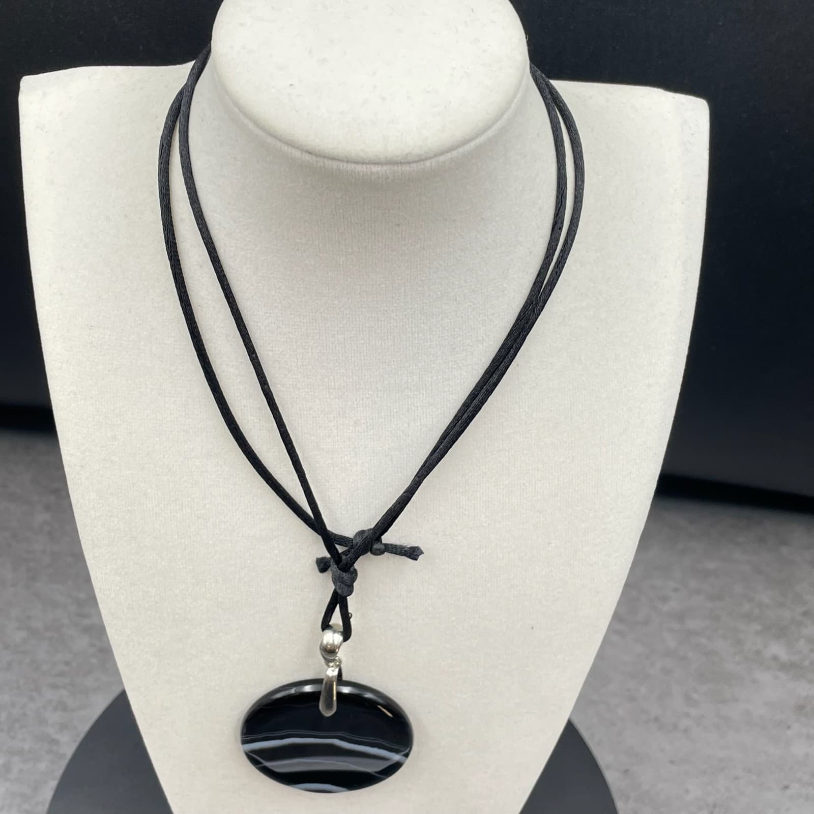 Classic Fashion Wire-Wrapped Banded Black Agate Rounds Pendant Cord Necklace - Thumbnail 4
